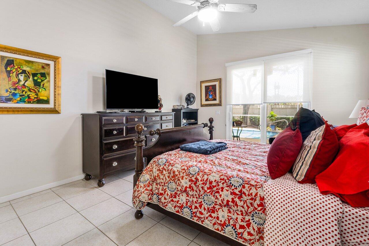 136 Hidden Holw Palm Beach Gardens, FL 33418