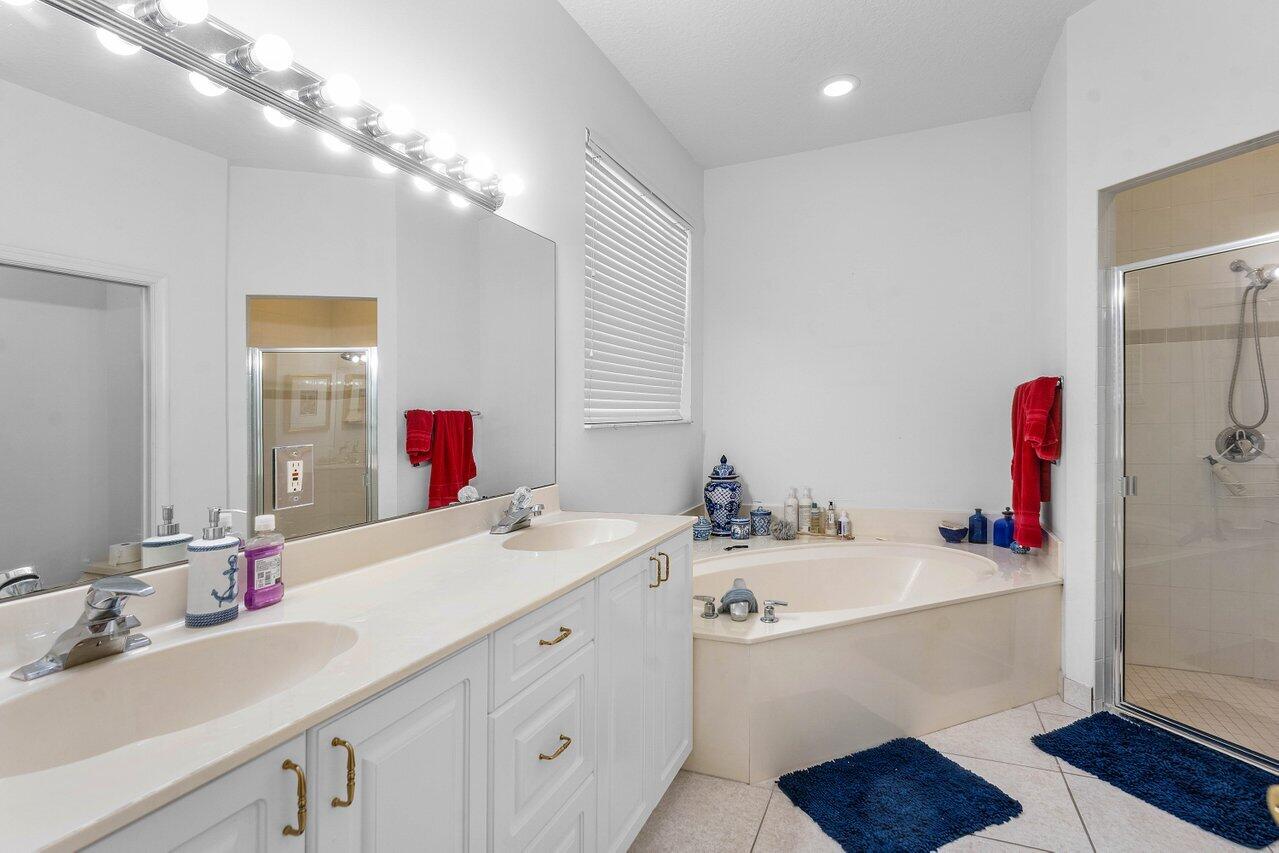 136 Hidden Holw Palm Beach Gardens, FL 33418