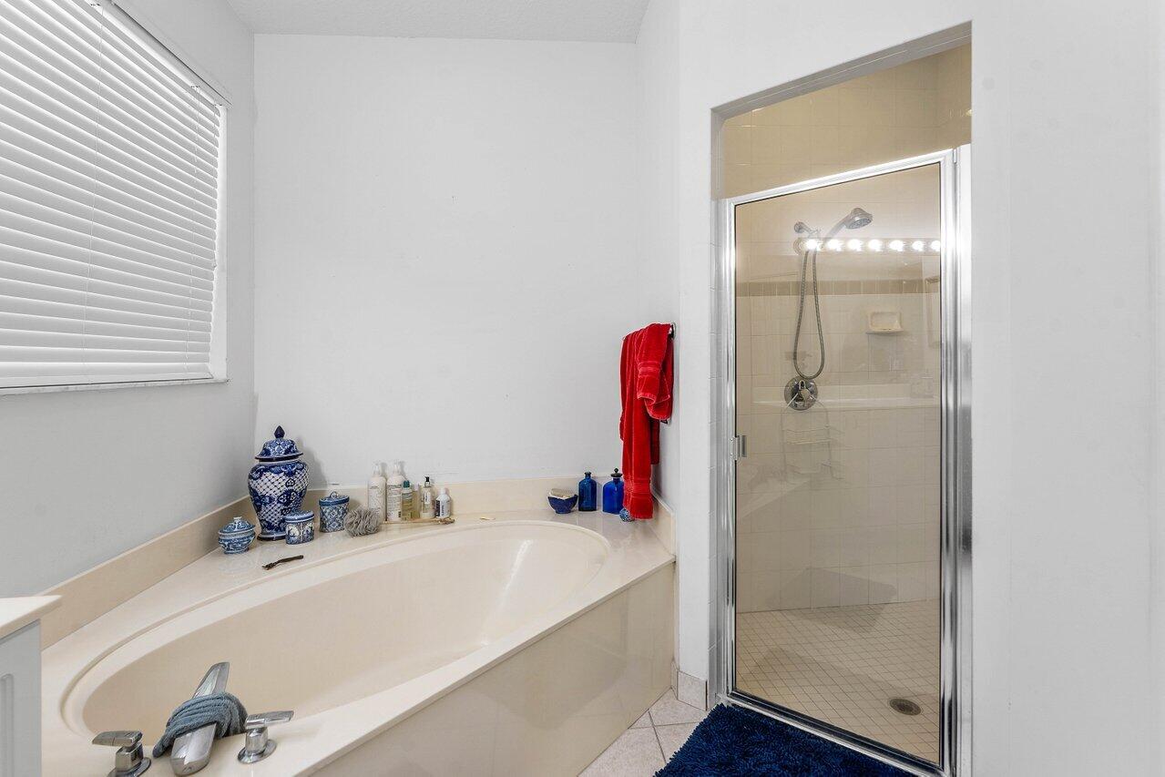 136 Hidden Holw Palm Beach Gardens, FL 33418