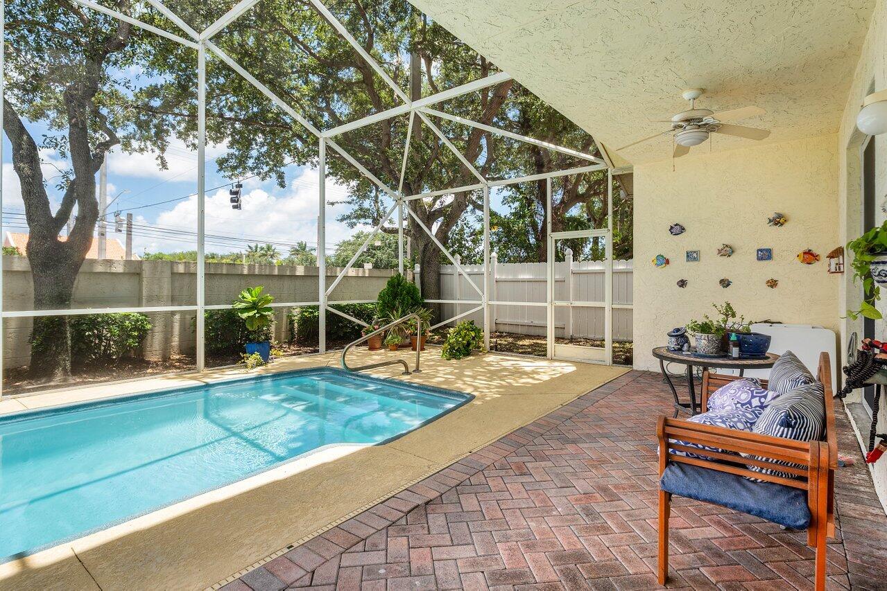 136 Hidden Holw Palm Beach Gardens, FL 33418
