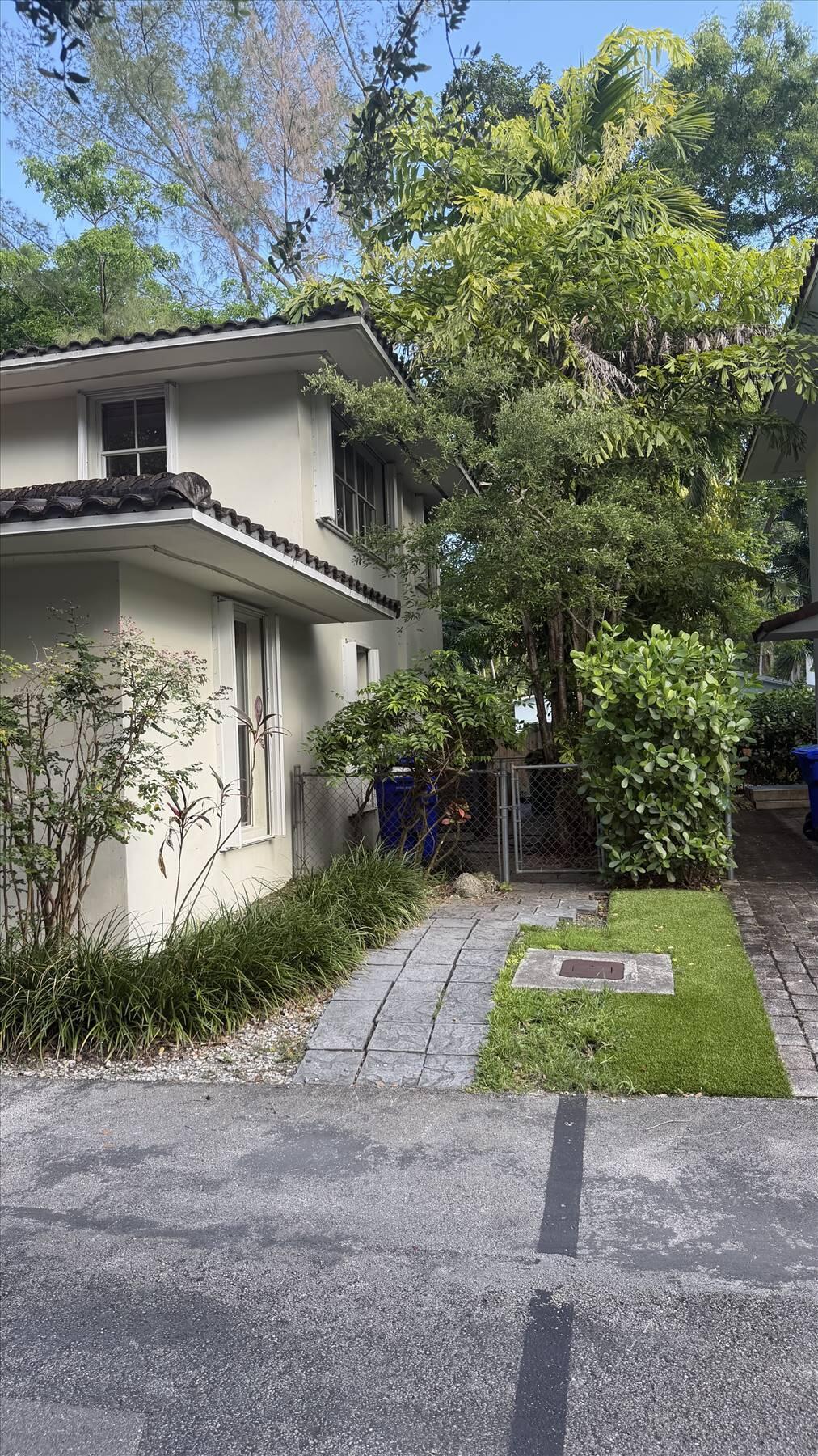 3611 SW 37th #19 Coconut Grove, FL 33133