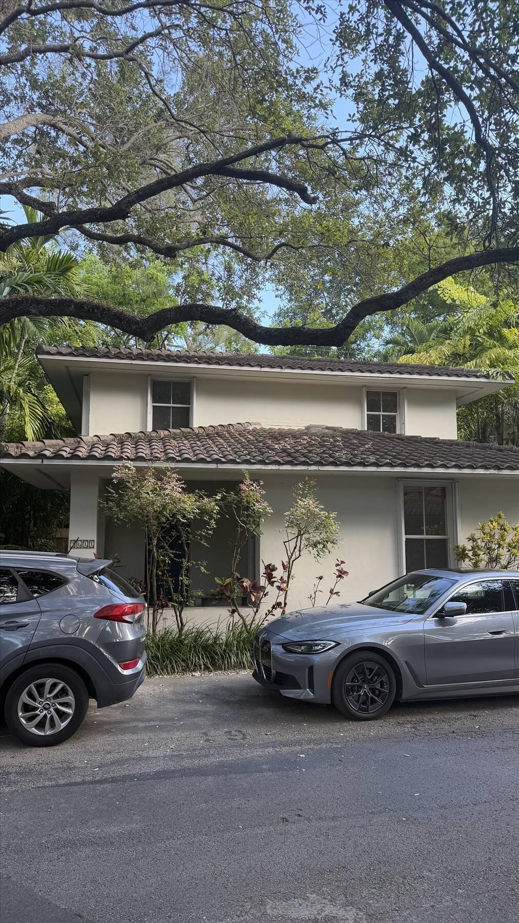 3611 SW 37th #19 Coconut Grove, FL 33133