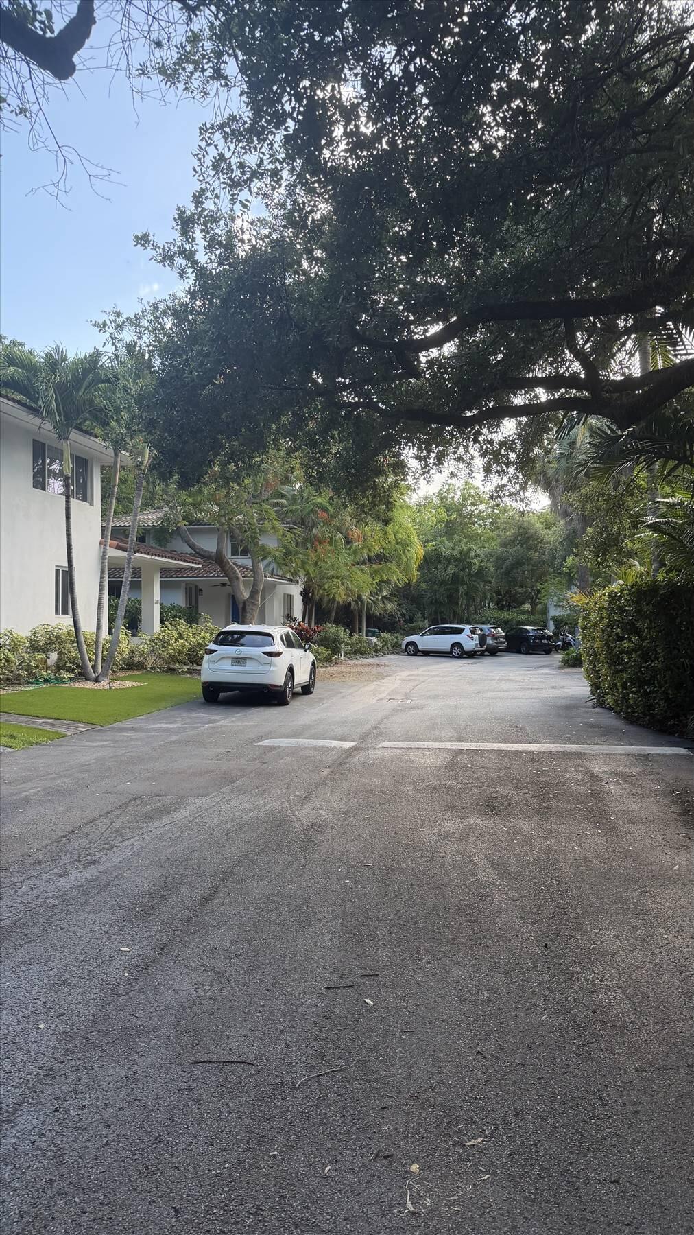 3611 SW 37th #19 Coconut Grove, FL 33133