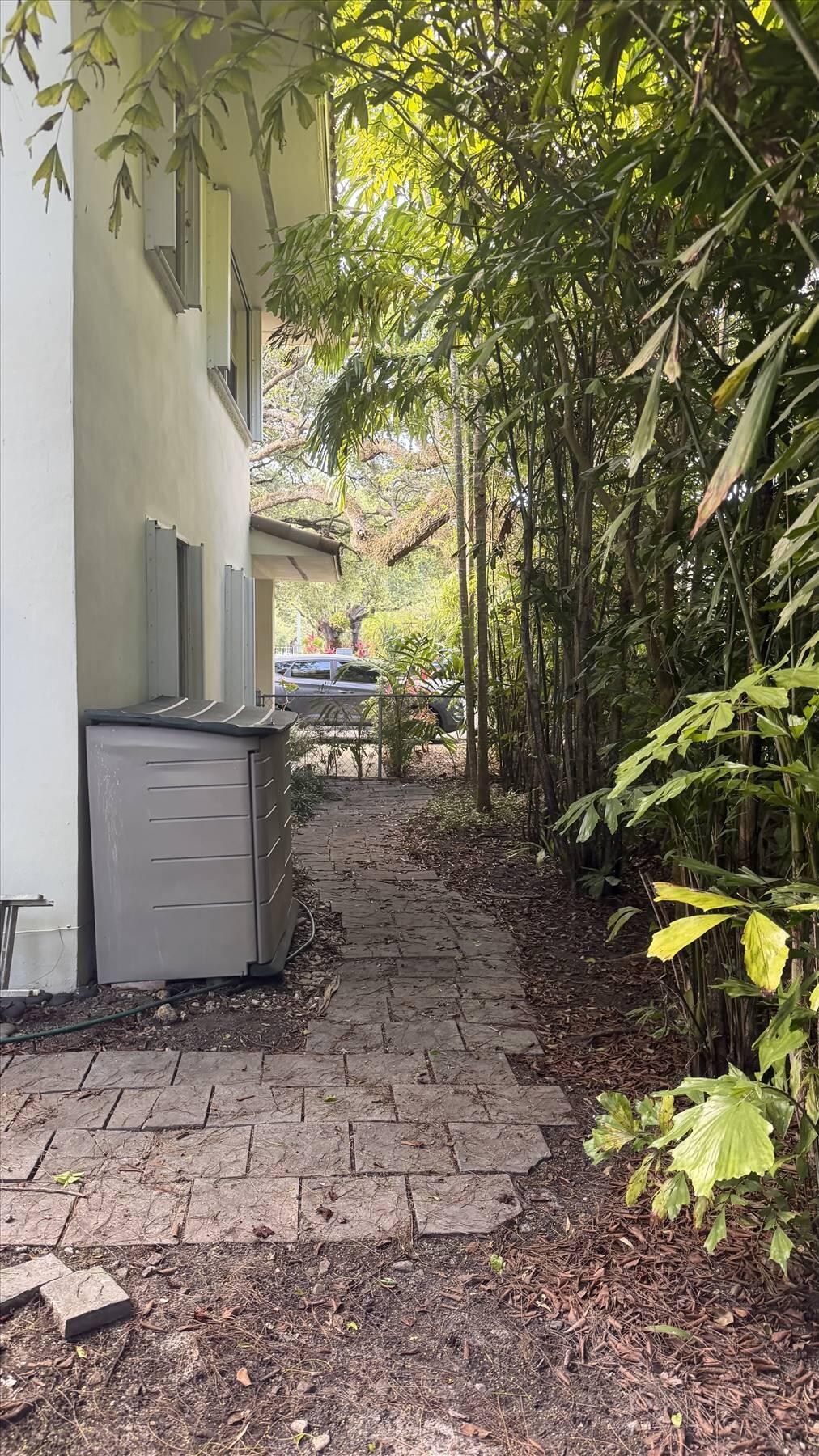 3611 SW 37th #19 Coconut Grove, FL 33133