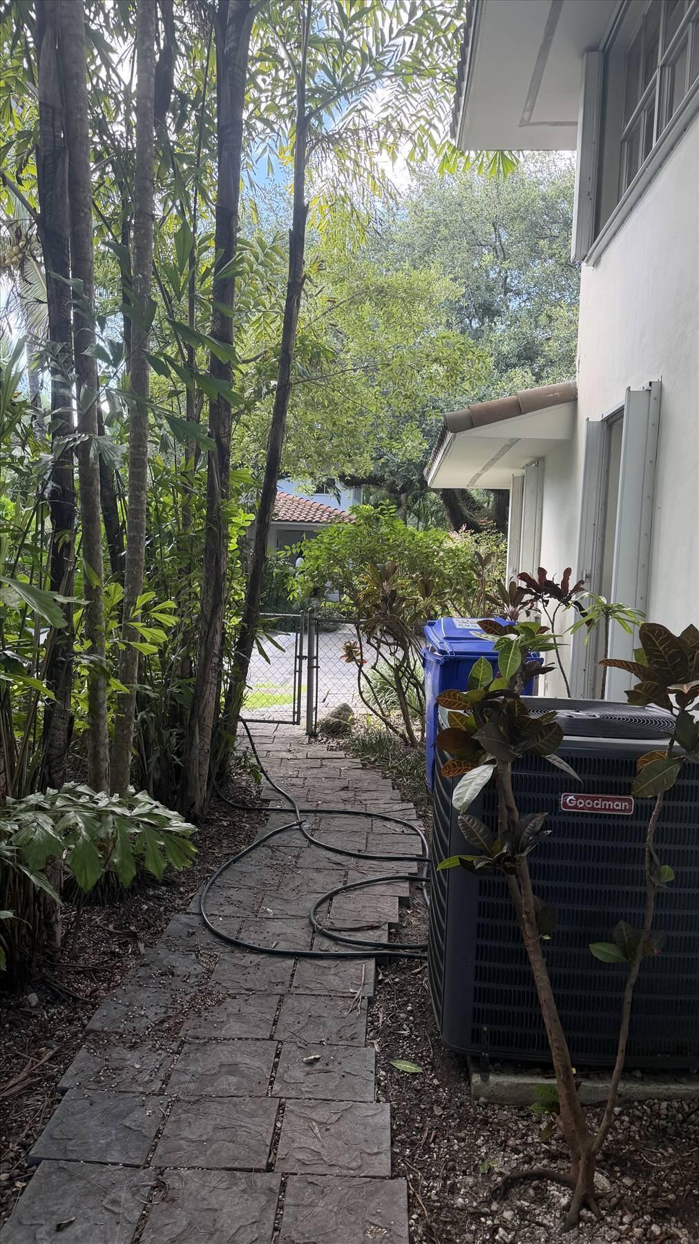3611 SW 37th #19 Coconut Grove, FL 33133