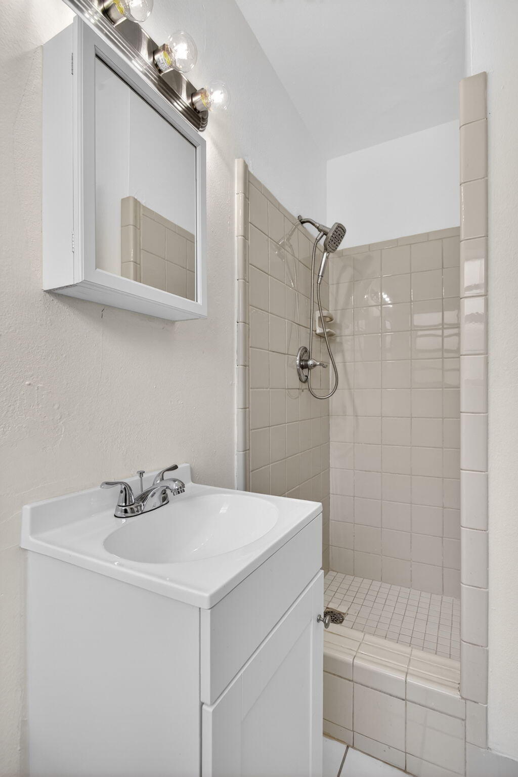 2275 NE 12th Pompano Beach, FL 33062