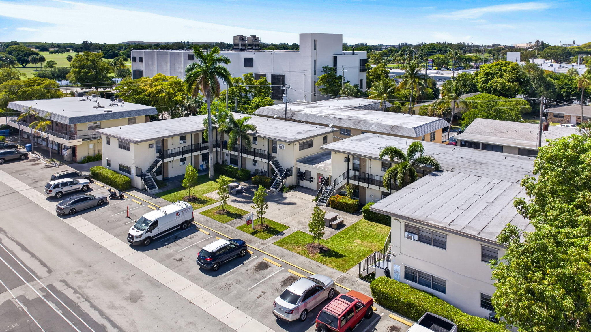2275 NE 12th Pompano Beach, FL 33062