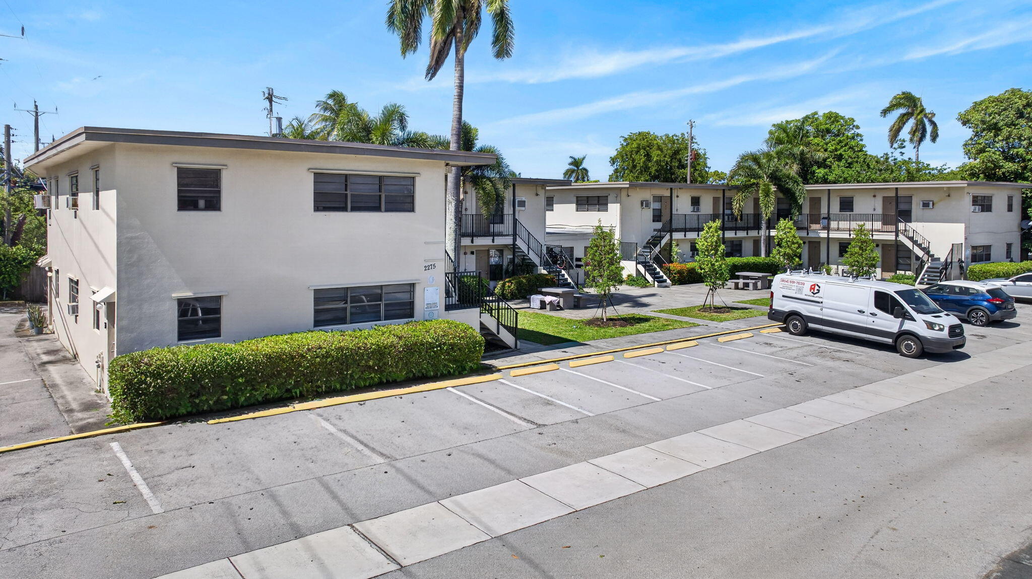 2275 NE 12th Pompano Beach, FL 33062