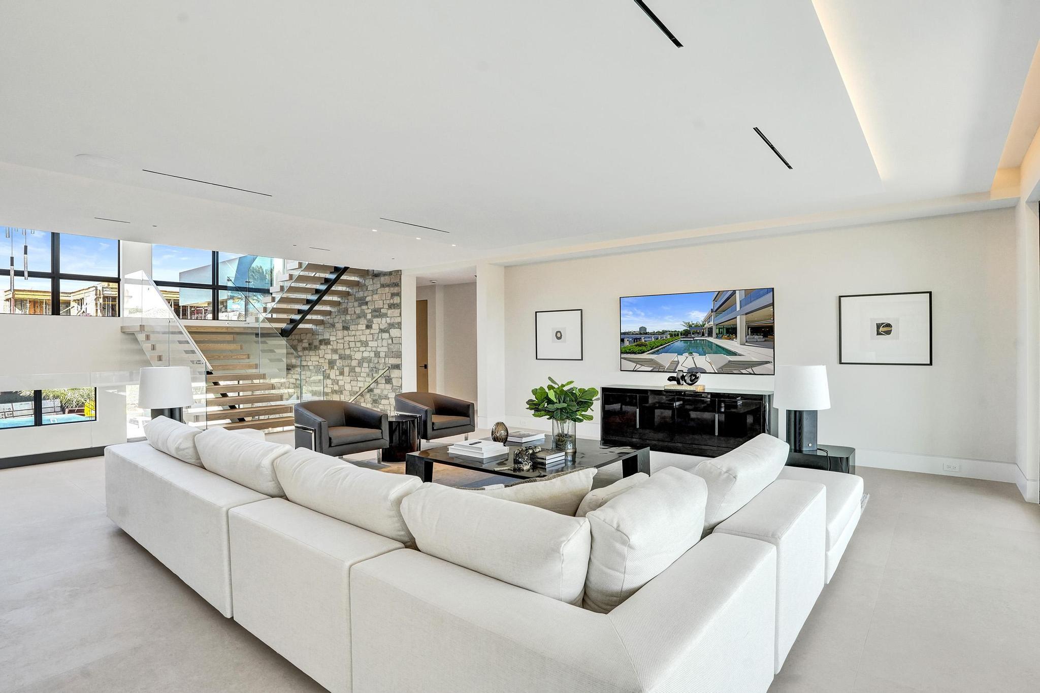 23 Isla Bahia Fort Lauderdale, FL 33316
