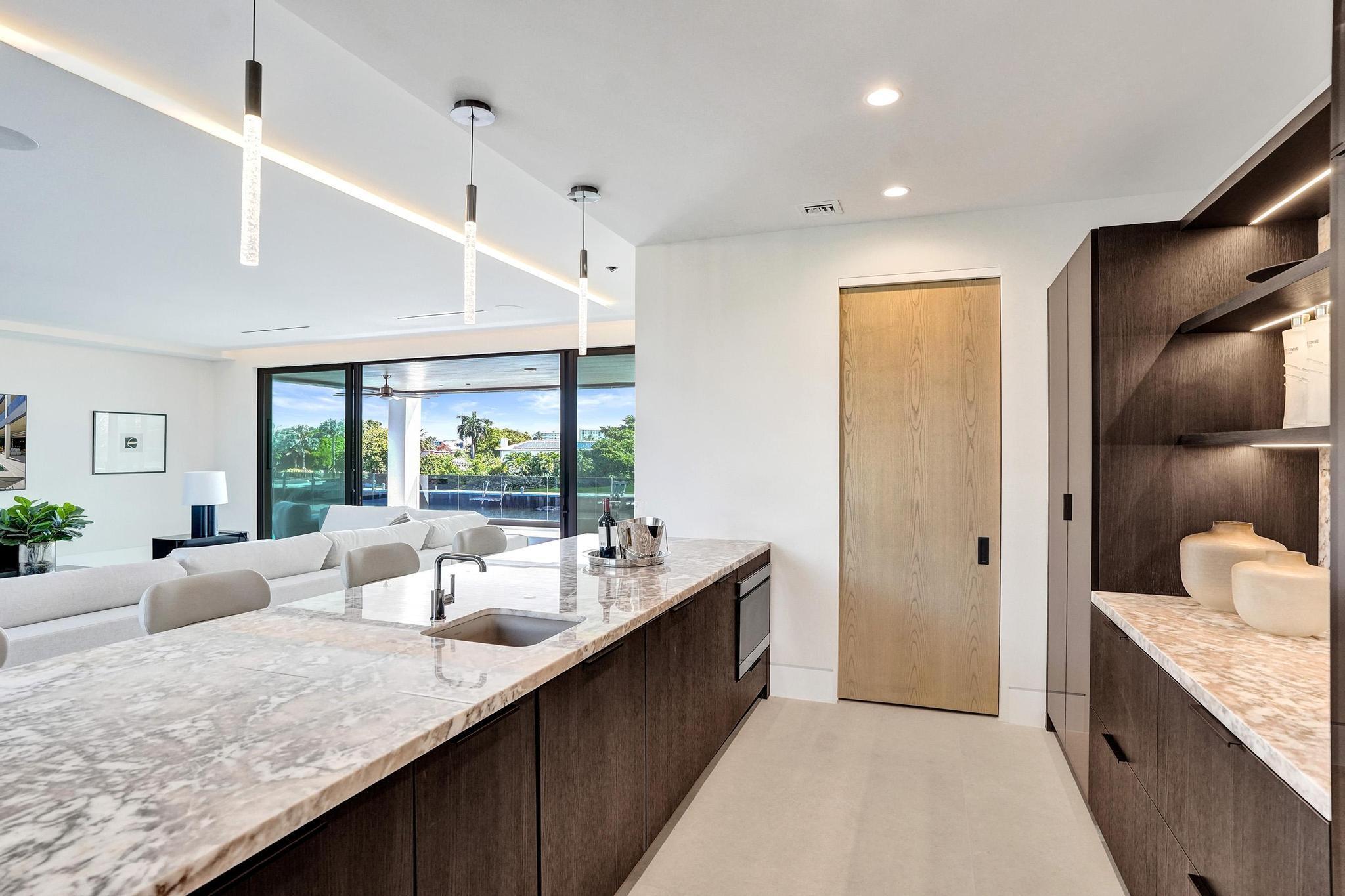 23 Isla Bahia Fort Lauderdale, FL 33316