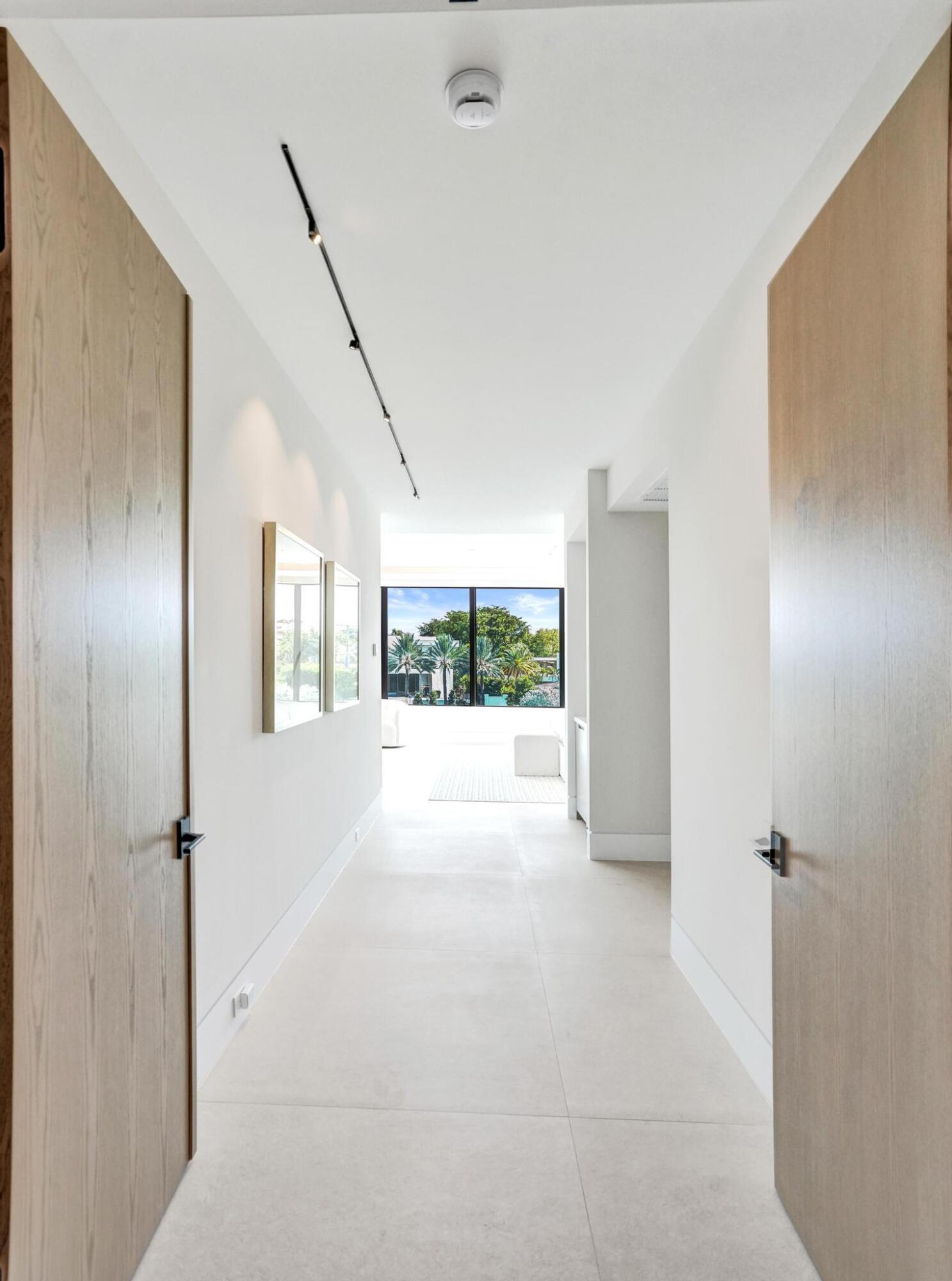 23 Isla Bahia Fort Lauderdale, FL 33316