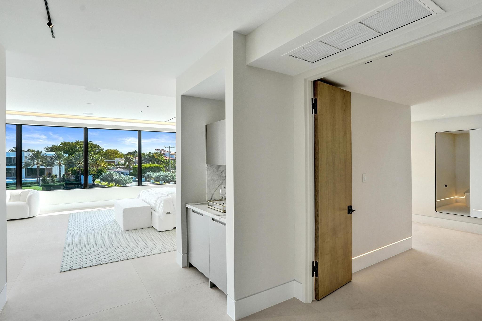 23 Isla Bahia Fort Lauderdale, FL 33316