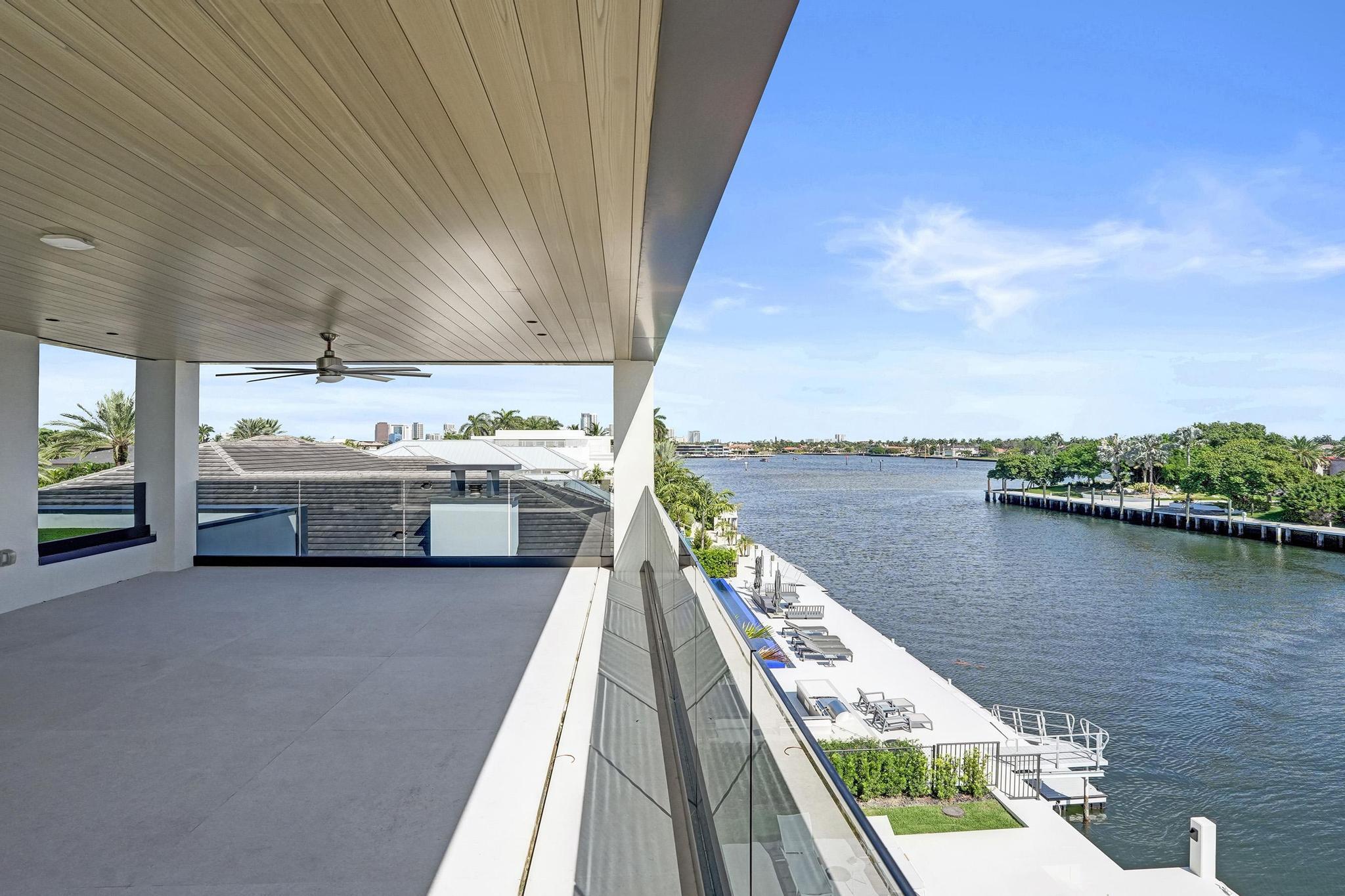 23 Isla Bahia Fort Lauderdale, FL 33316