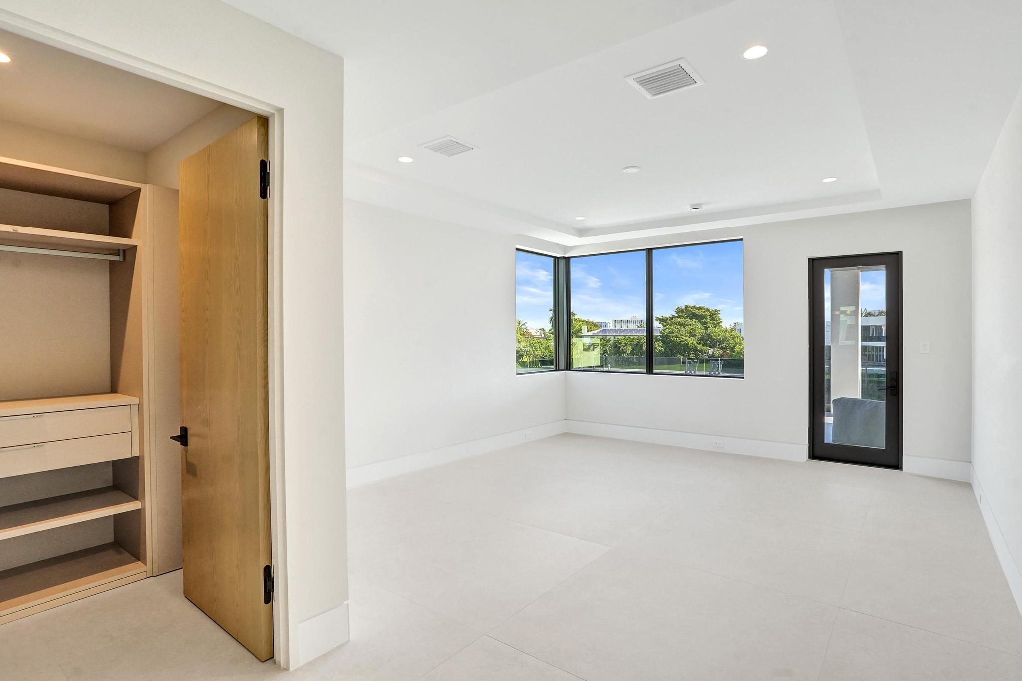 23 Isla Bahia Fort Lauderdale, FL 33316