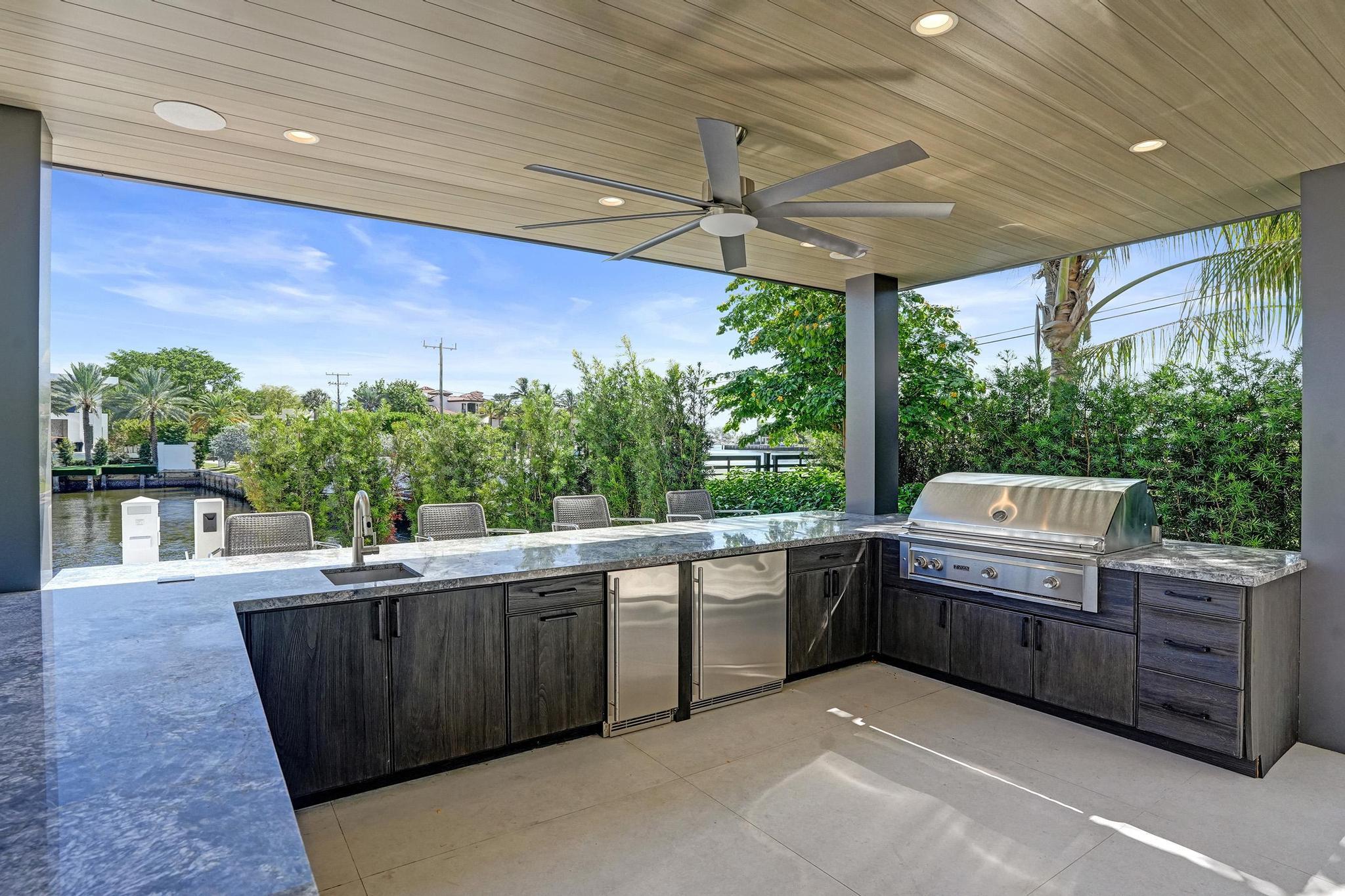 23 Isla Bahia Fort Lauderdale, FL 33316