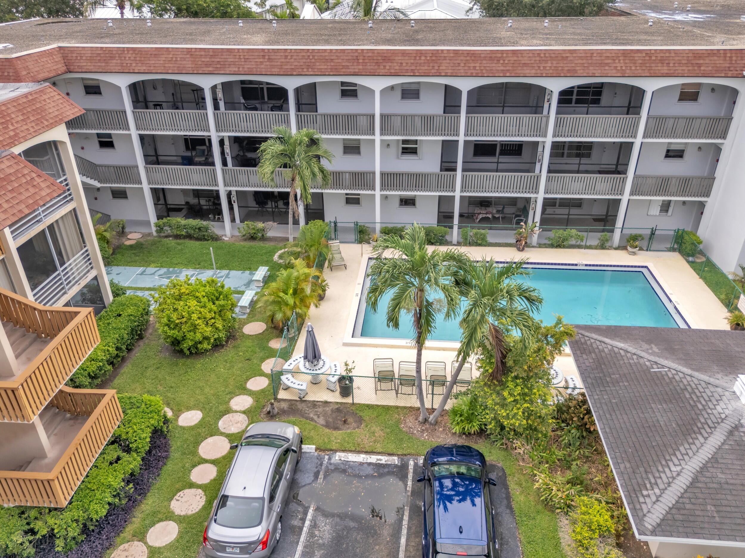 651 Pine Dr #204
