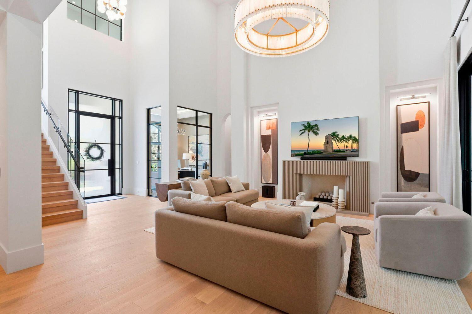 232 Linda Ln West Palm Beach, FL 33405