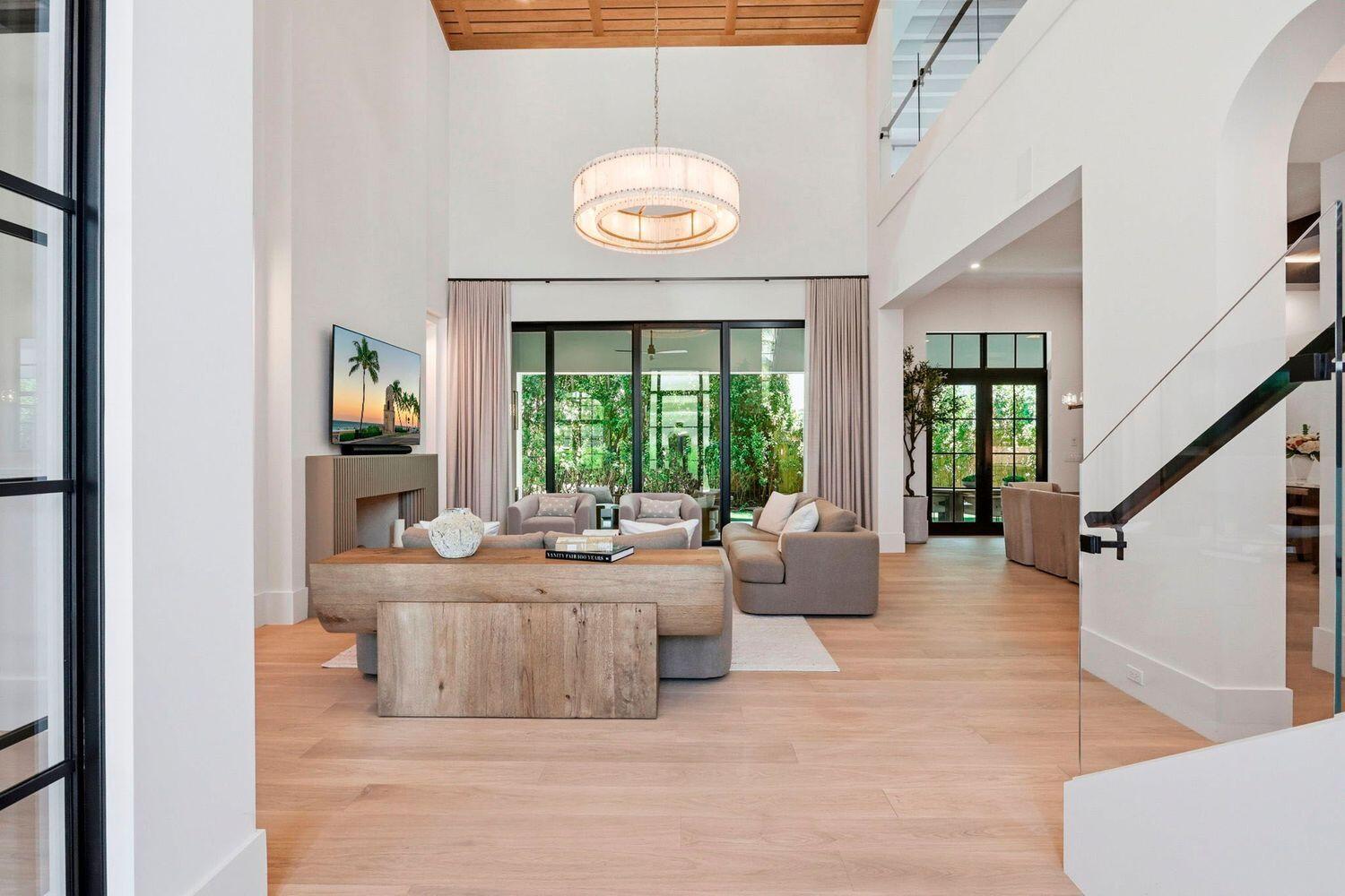 232 Linda Ln West Palm Beach, FL 33405