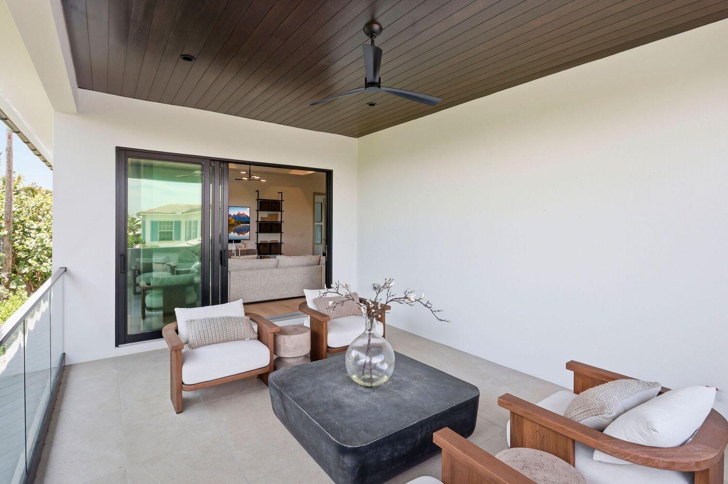 232 Linda Ln West Palm Beach, FL 33405
