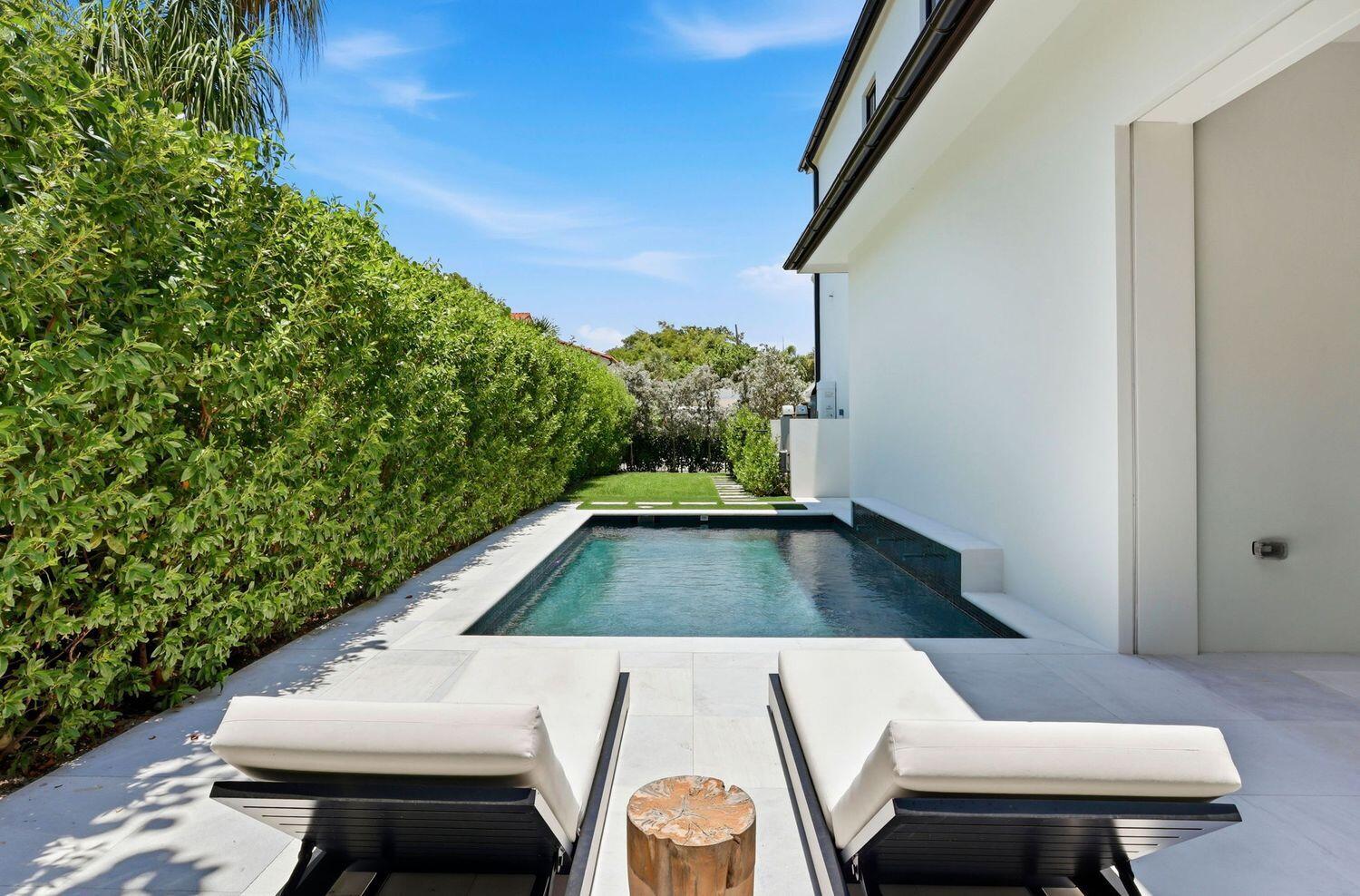 232 Linda Ln West Palm Beach, FL 33405