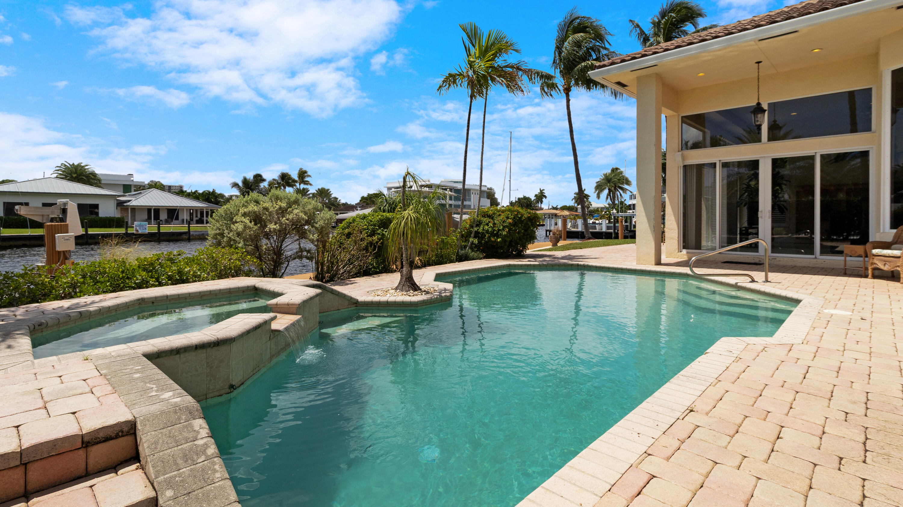 2761 SE 9th St Pompano Beach, FL 33062
