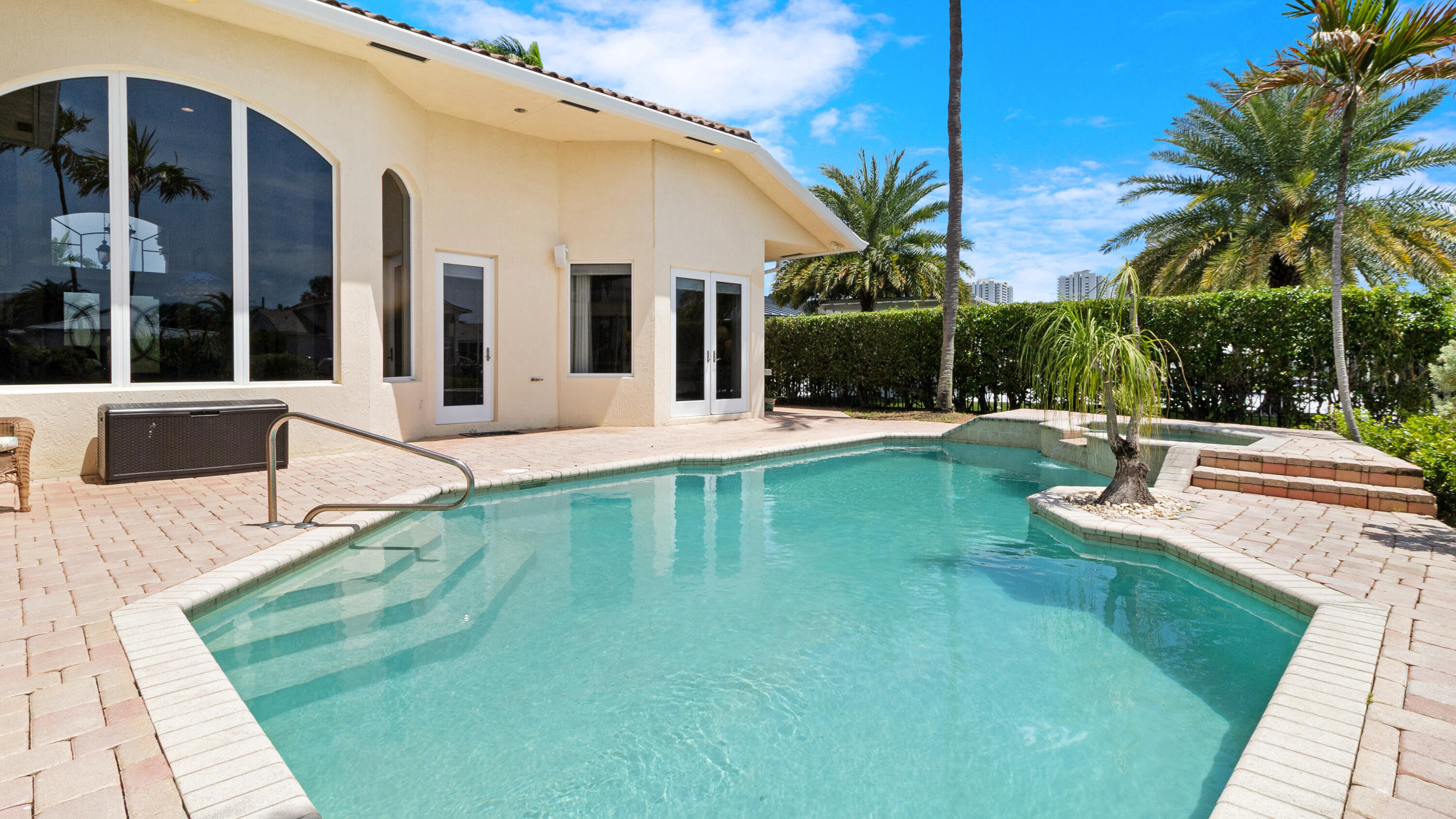 2761 SE 9th St Pompano Beach, FL 33062