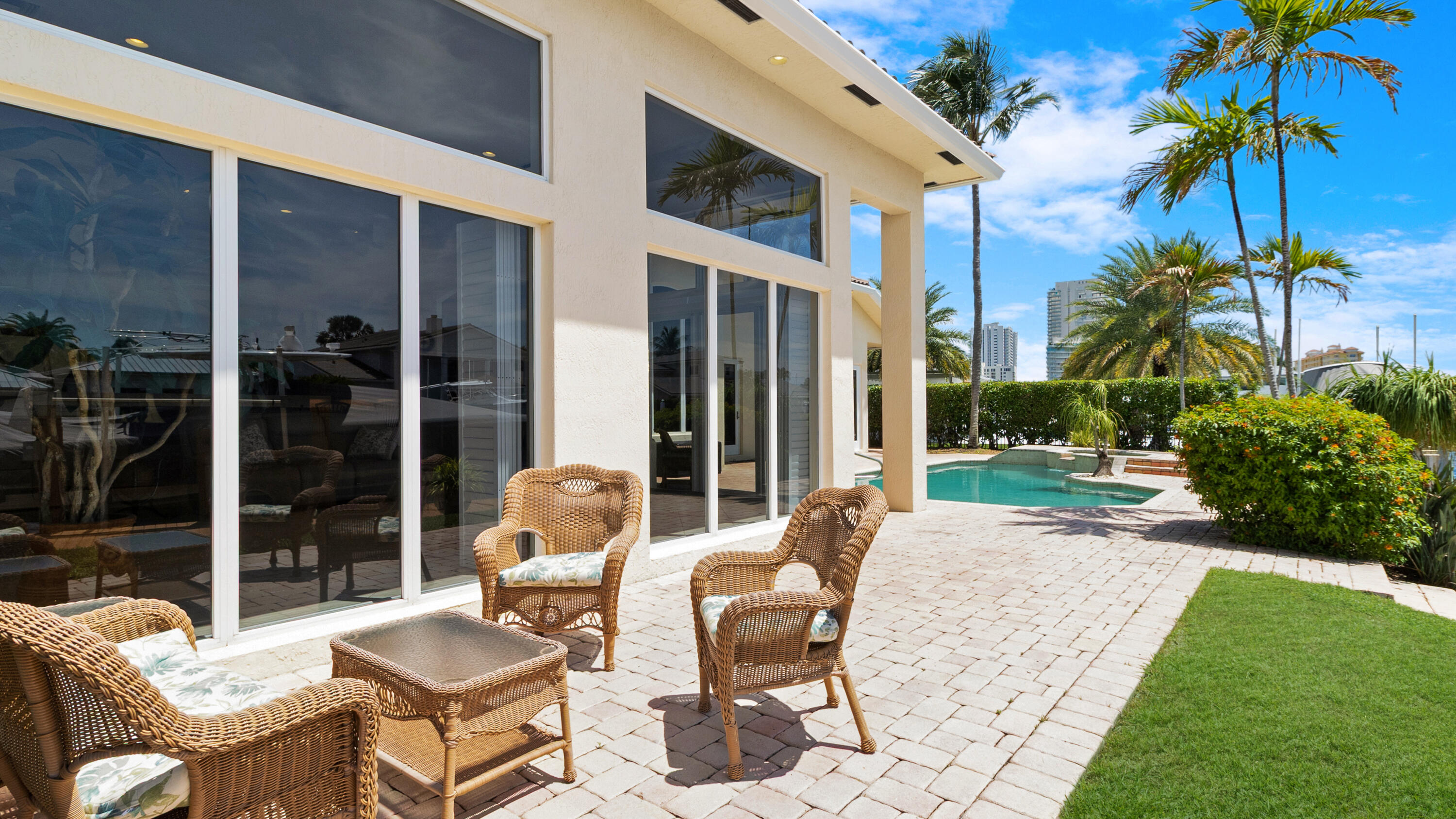 2761 SE 9th St Pompano Beach, FL 33062