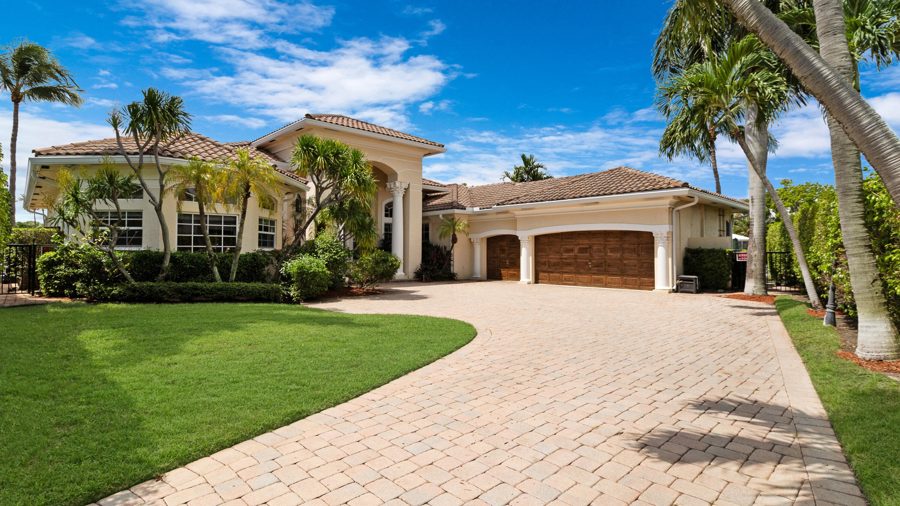 2761 SE 9th St Pompano Beach, FL 33062