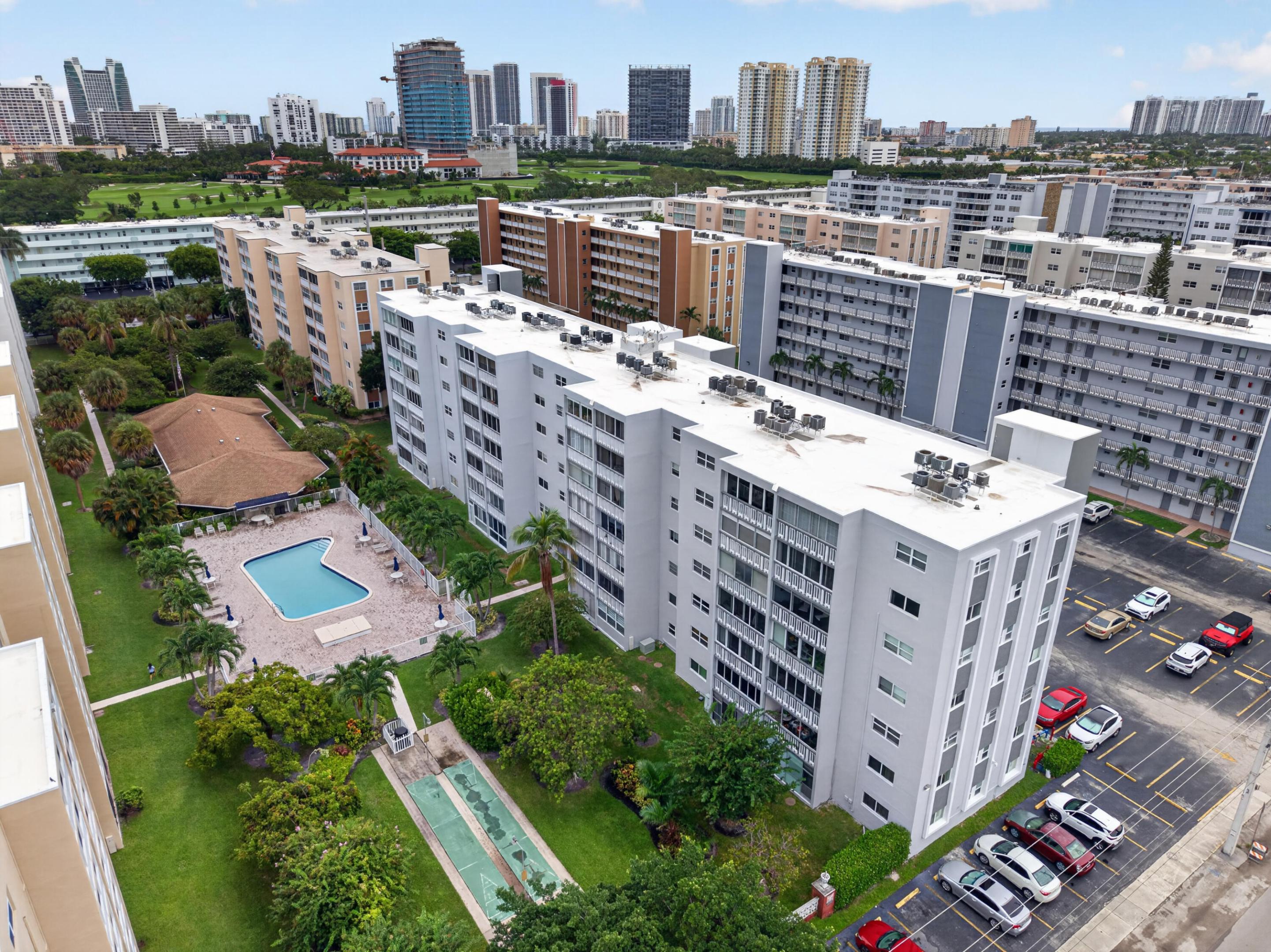 610 NE 12th Ave #601