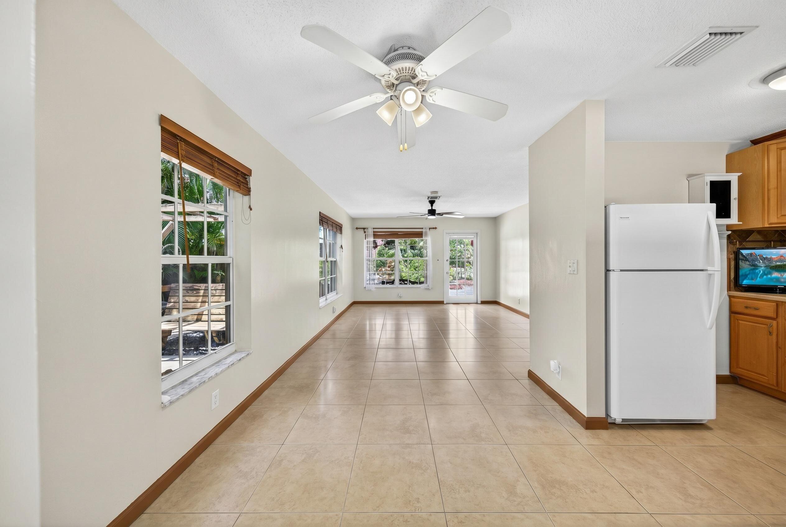 1540 NE 40th St Oakland Park, FL 33334