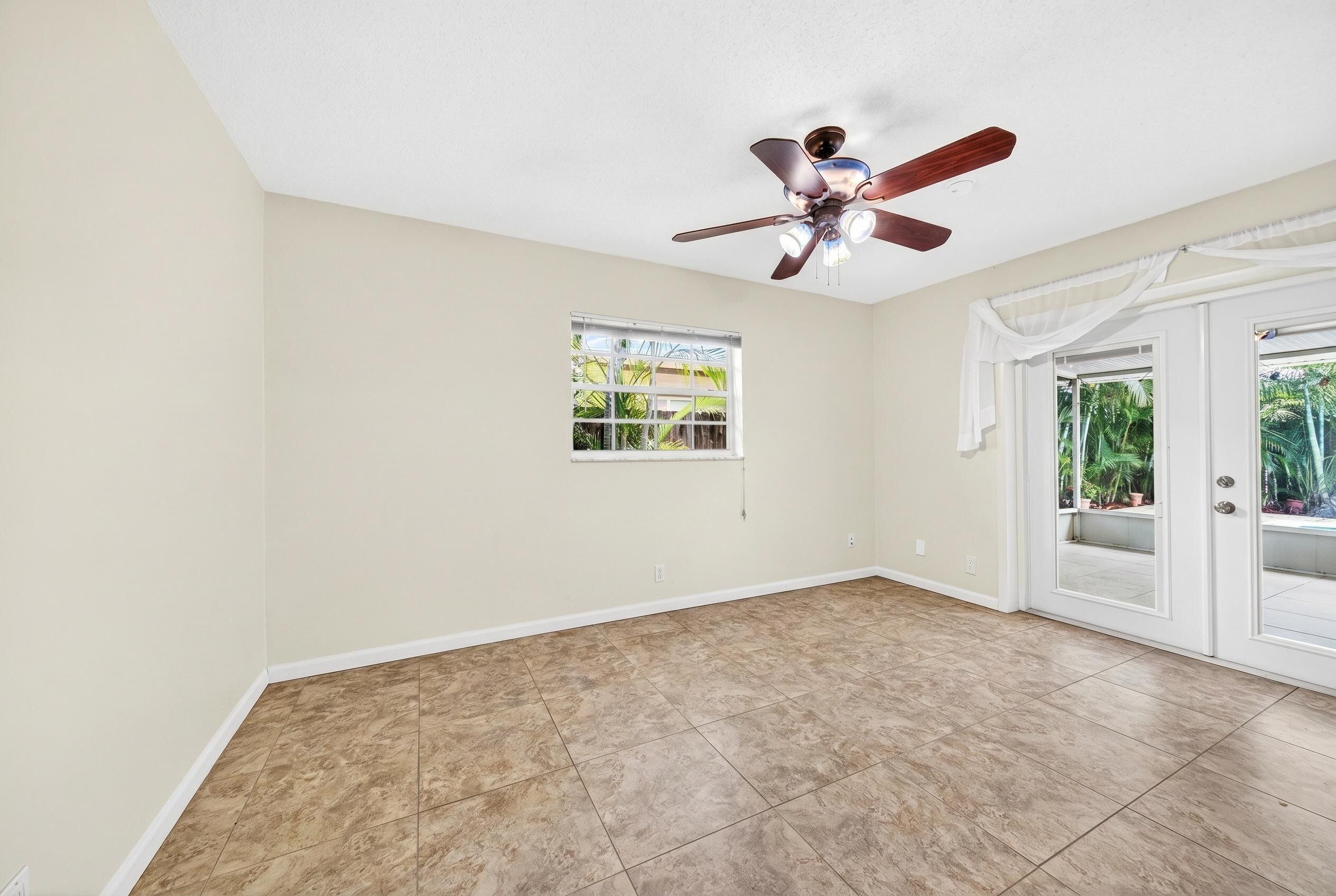 1540 NE 40th St Oakland Park, FL 33334