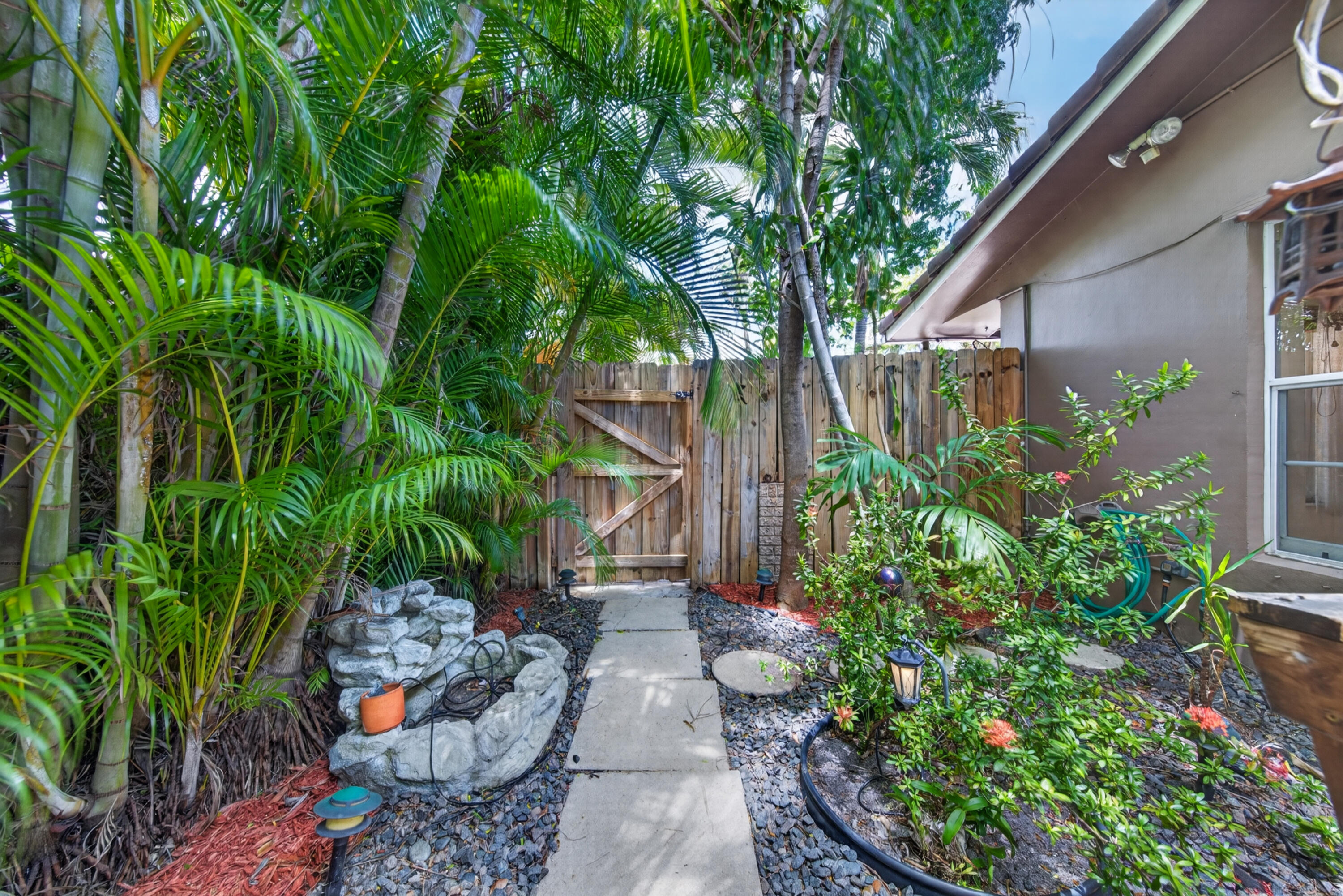 1540 NE 40th St Oakland Park, FL 33334