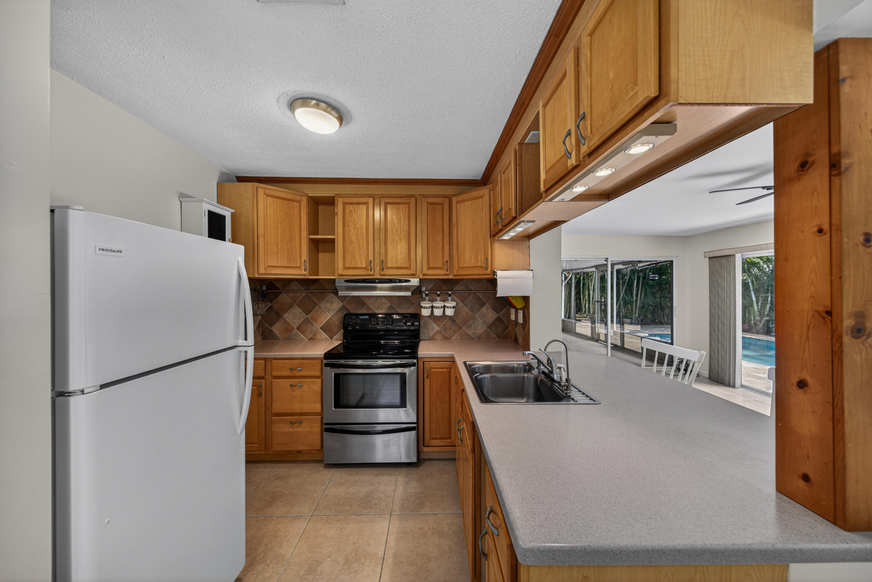 1540 NE 40th St Oakland Park, FL 33334