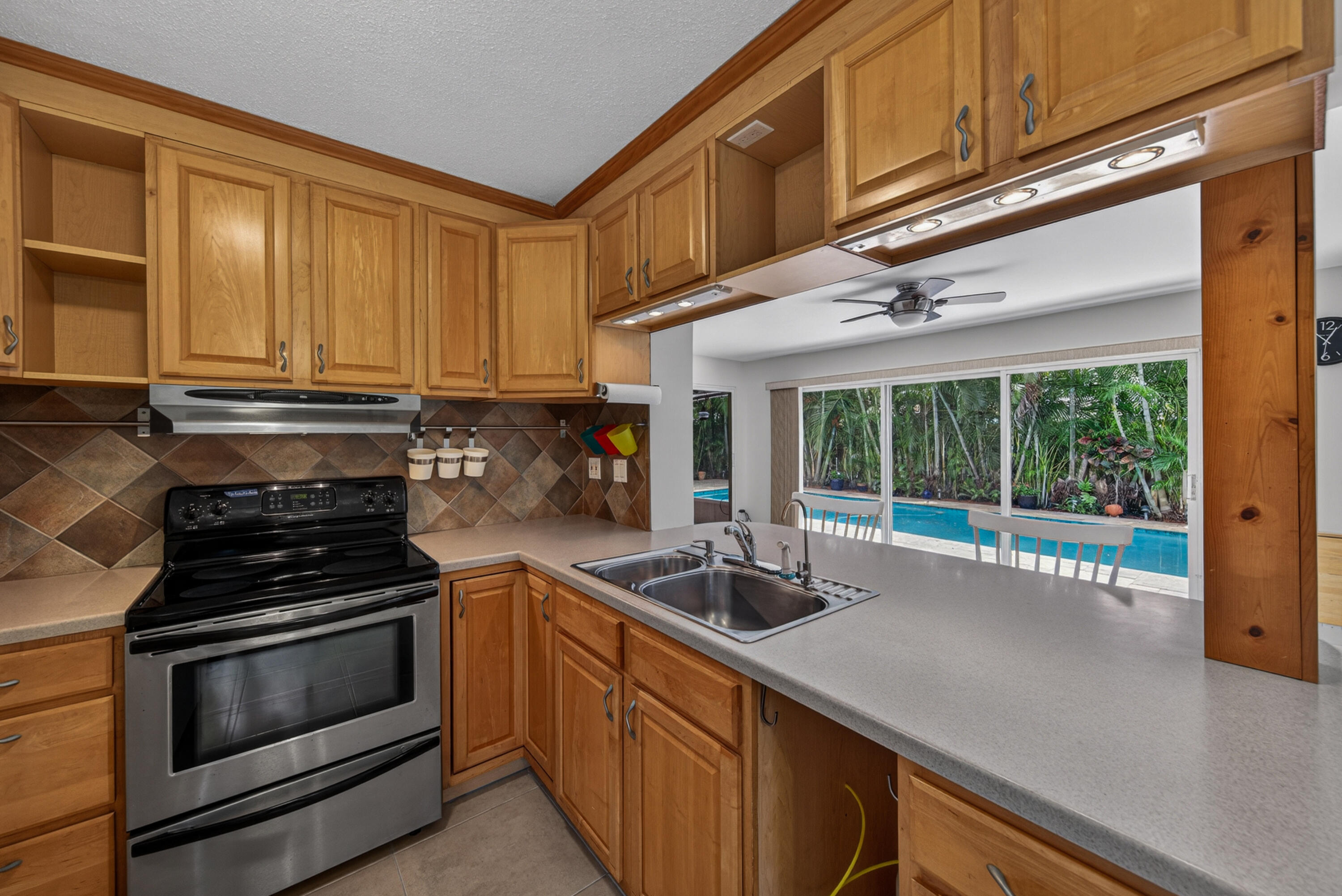 1540 NE 40th St Oakland Park, FL 33334