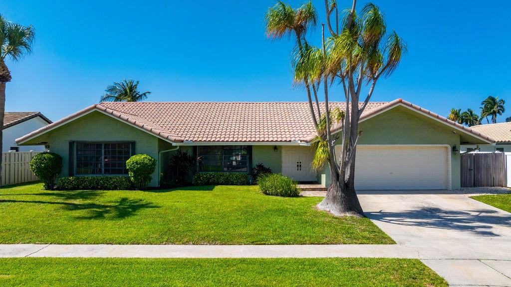 2751 NE 46th St,Lighthouse Point, FL 33064