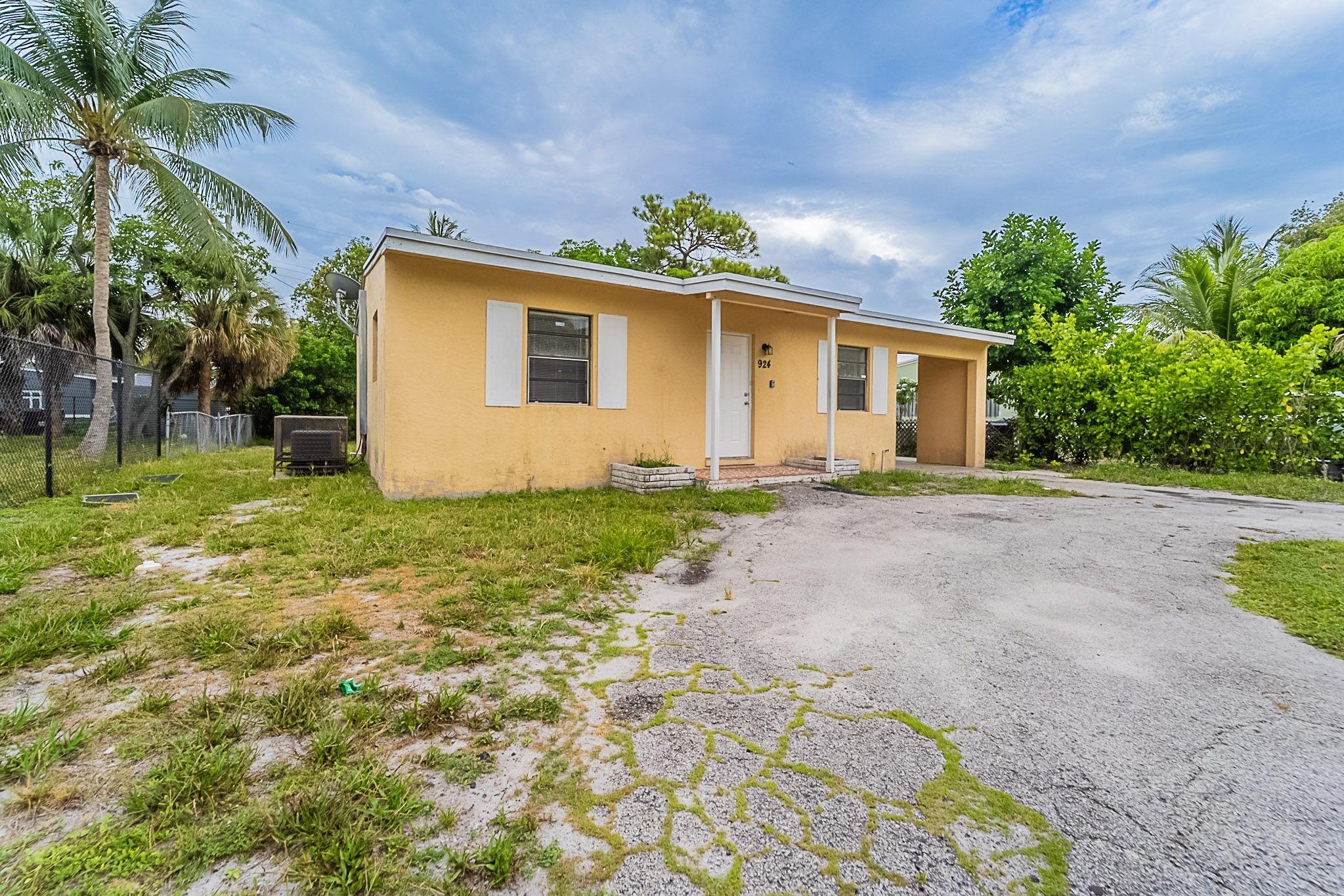 924 NW 11th Pl