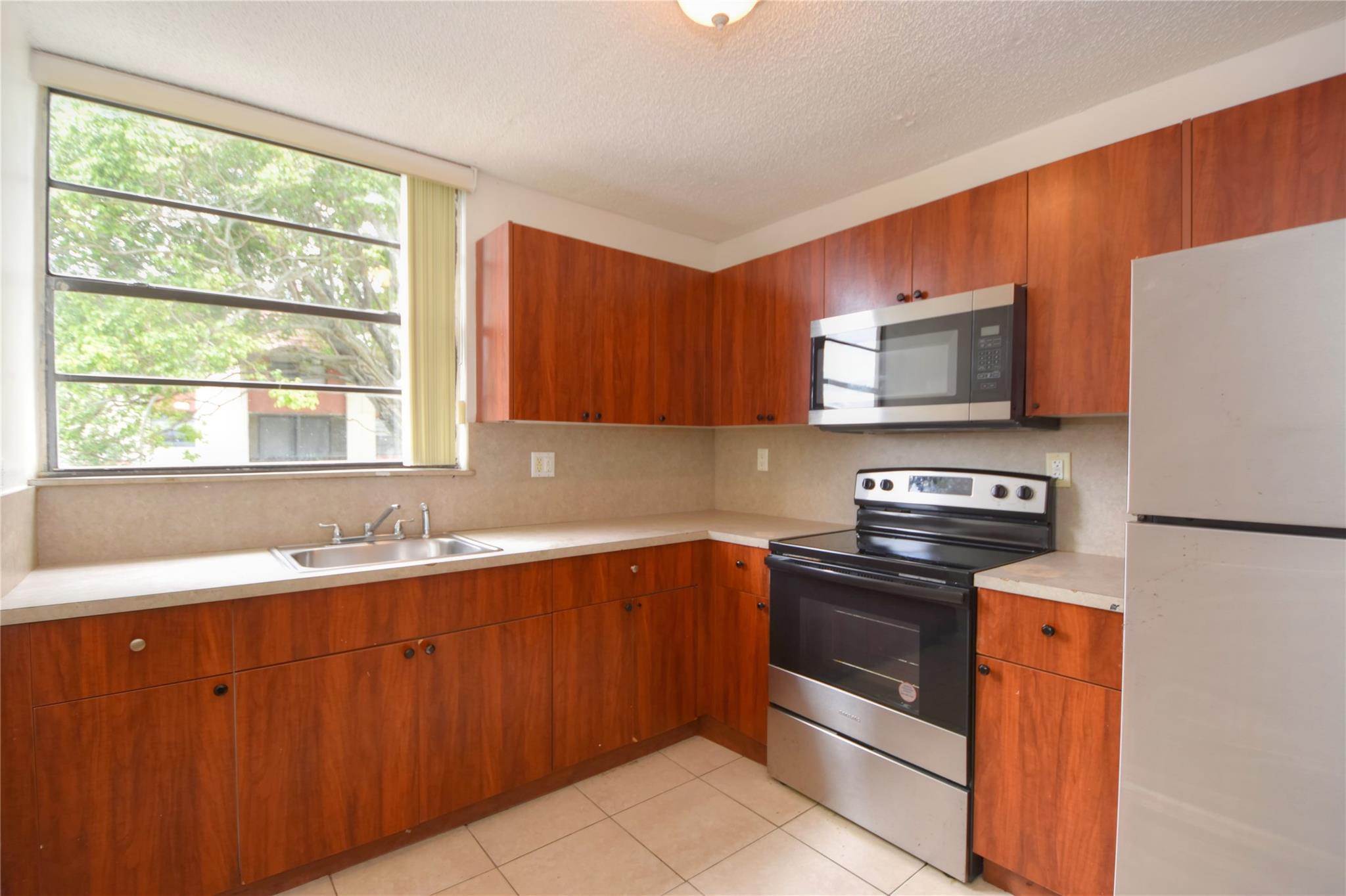 1790 NW 55th Ave #202