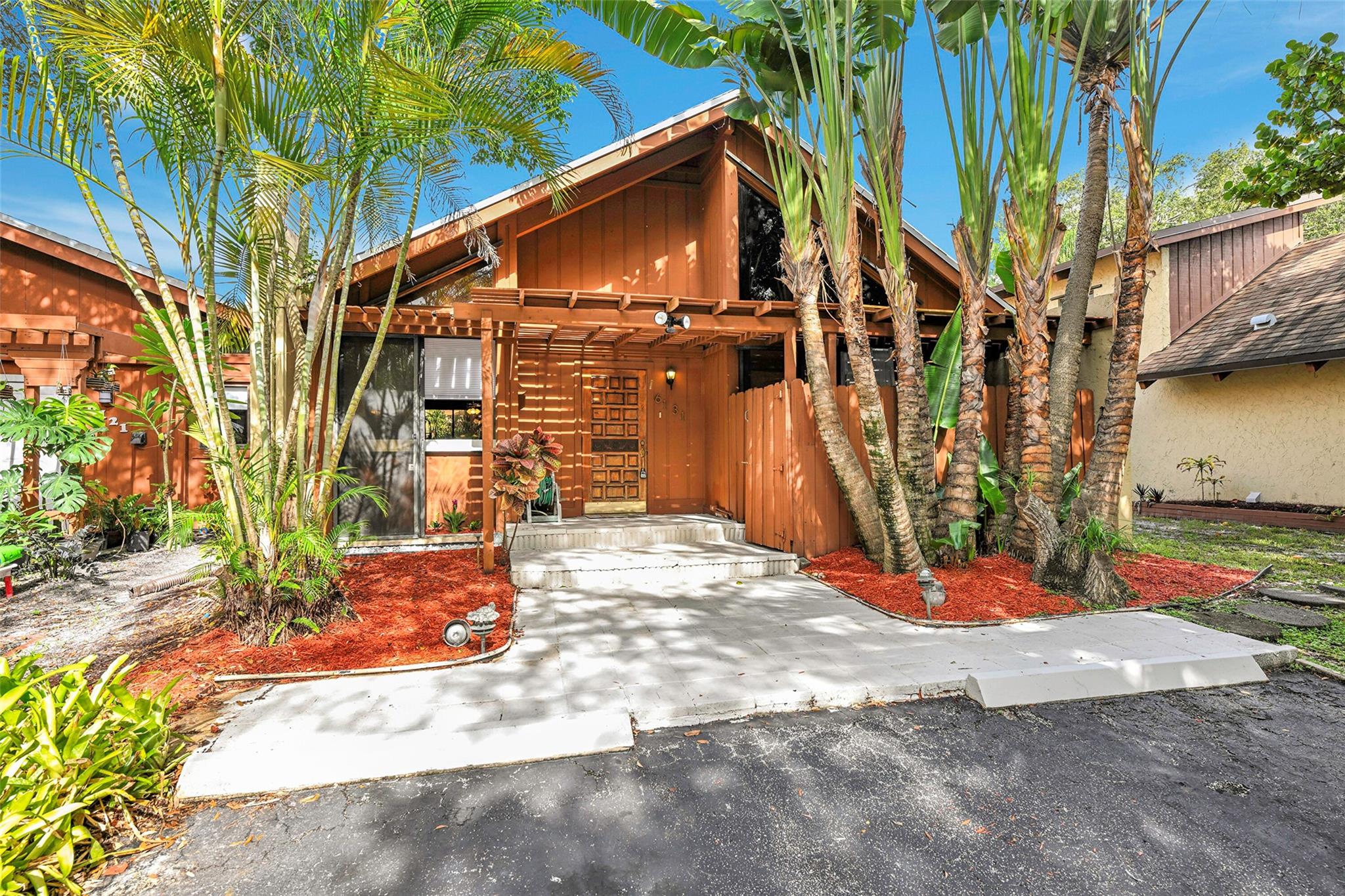 6131 NW 34th Ter