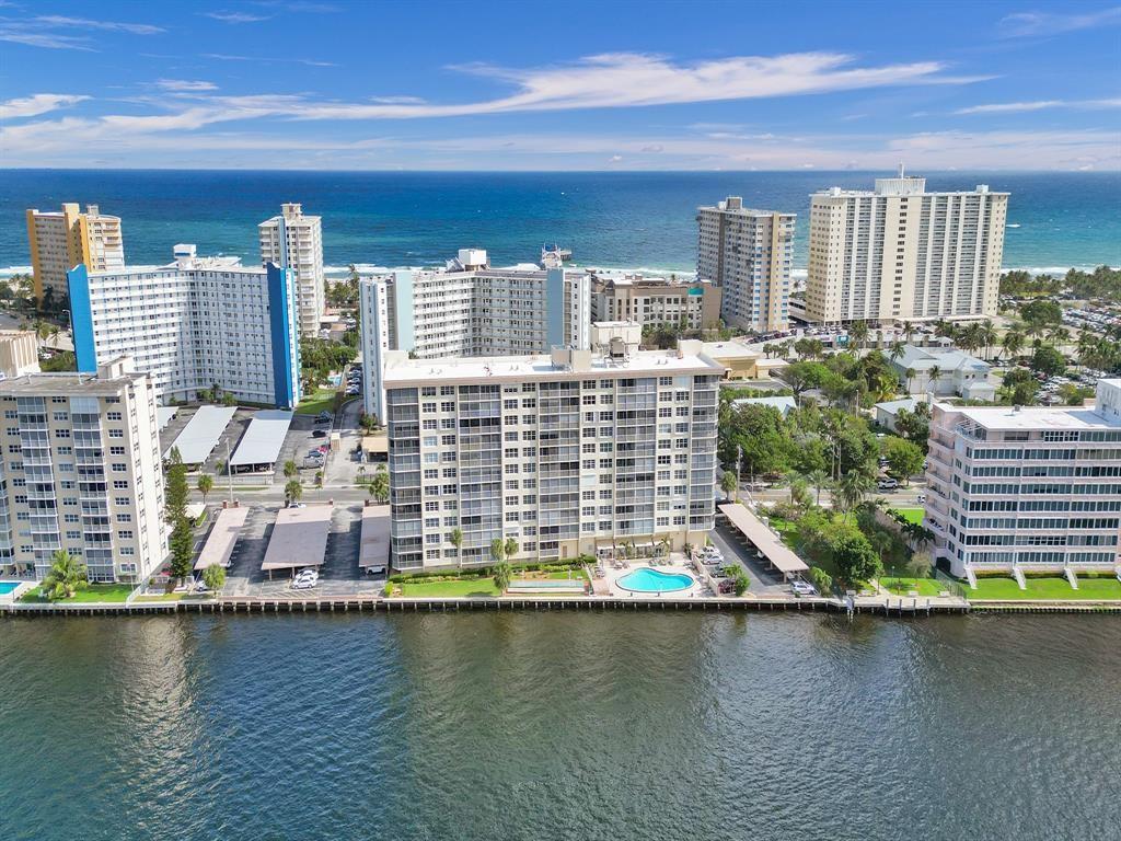 299 N Riverside Dr #303
