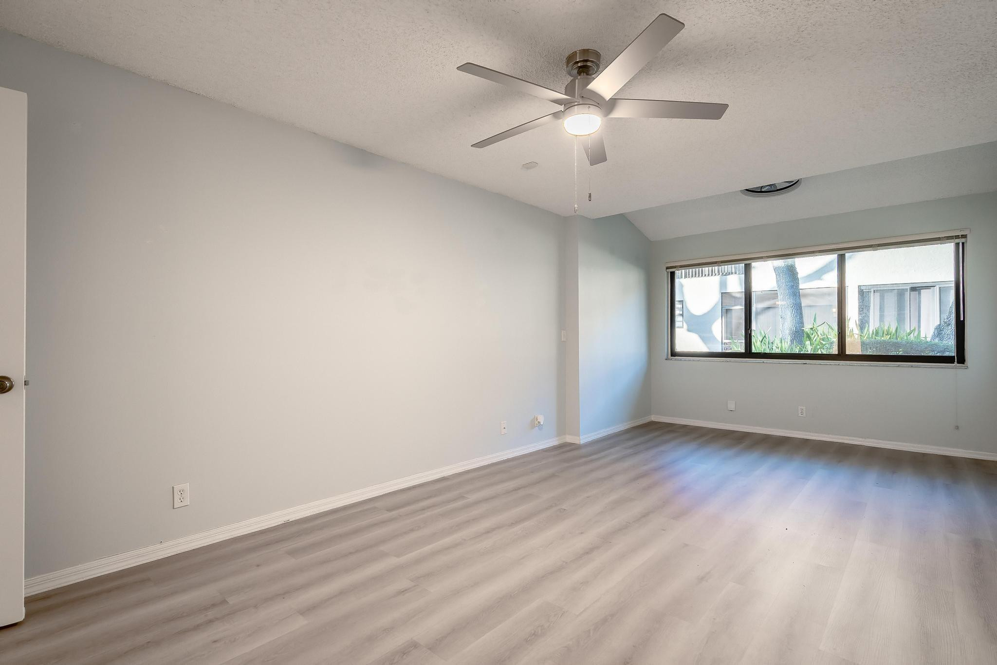 3351 Emerald Oaks Dr #103 Hollywood, FL 33021