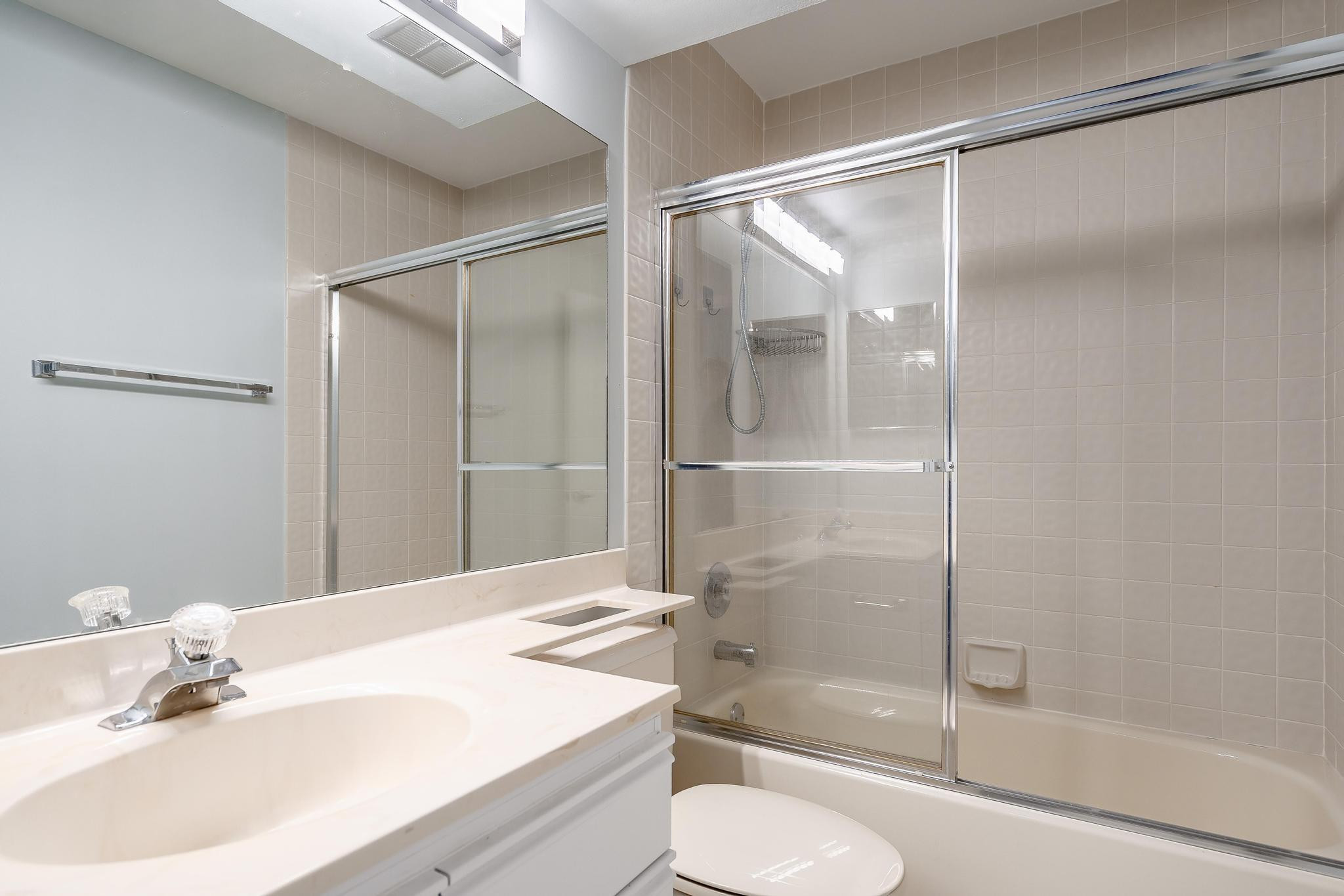 3351 Emerald Oaks Dr #103 Hollywood, FL 33021