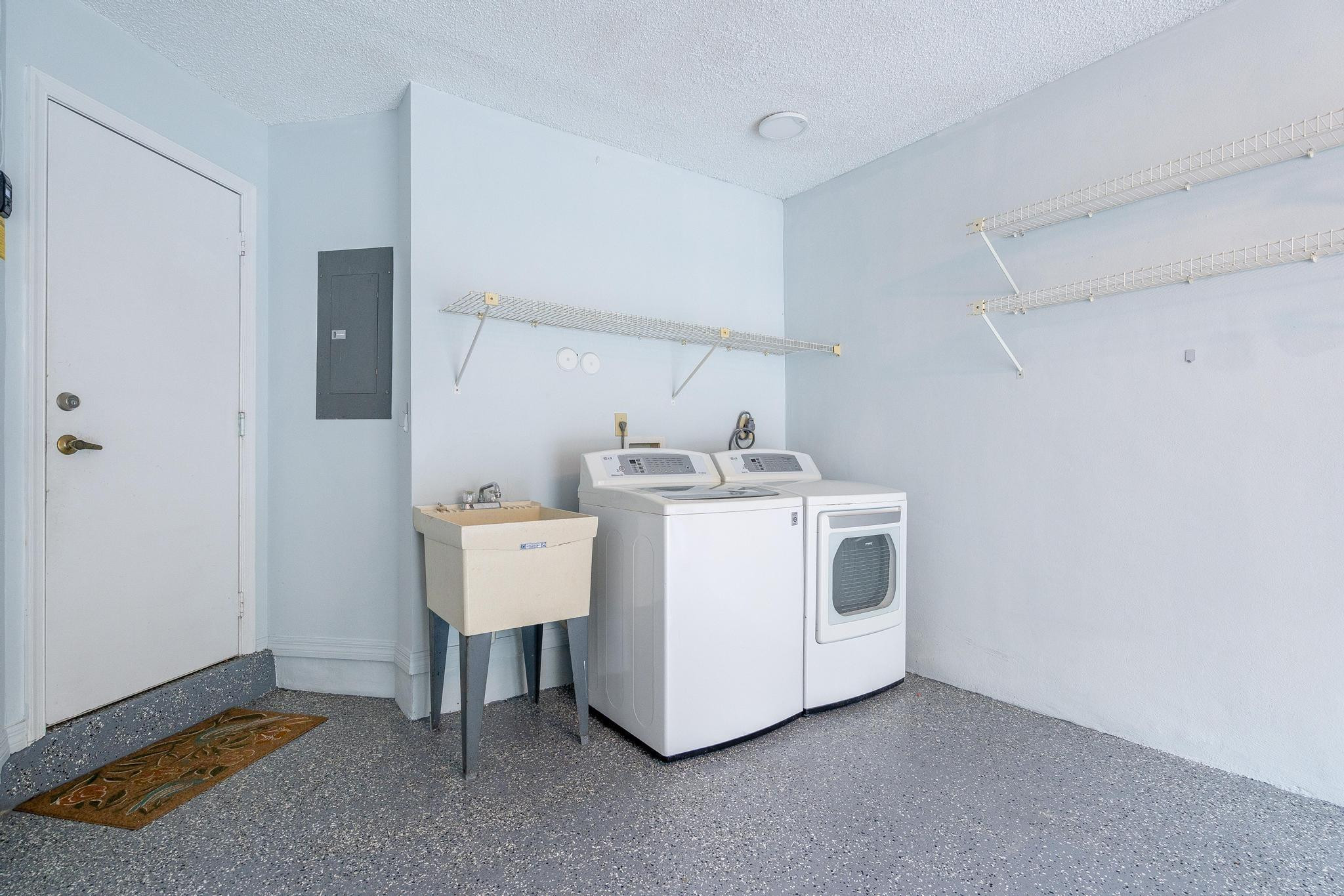 3351 Emerald Oaks Dr #103 Hollywood, FL 33021