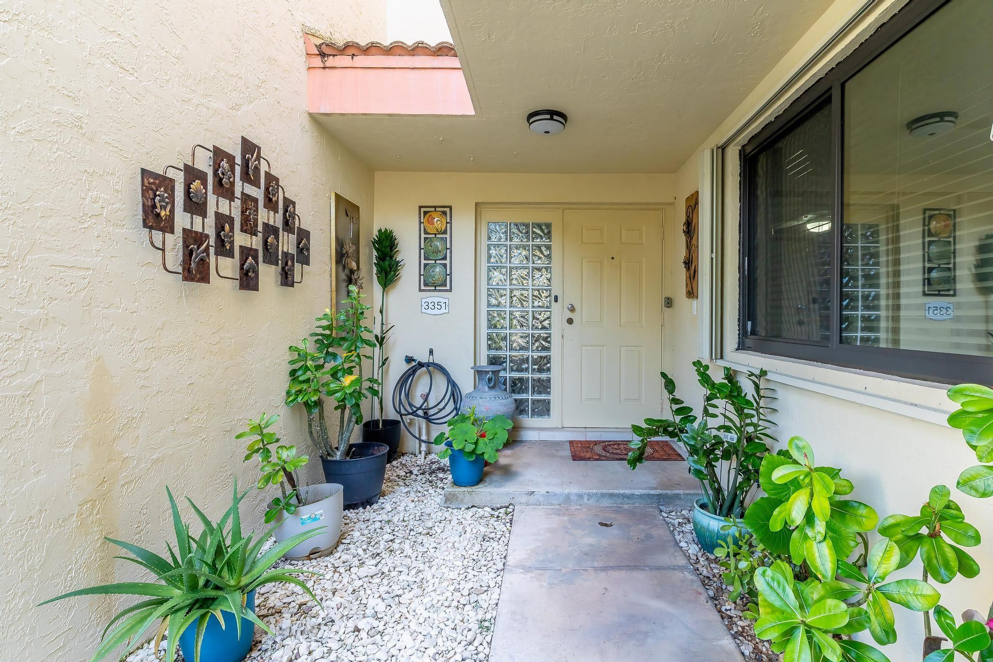 3351 Emerald Oaks Dr #103 Hollywood, FL 33021