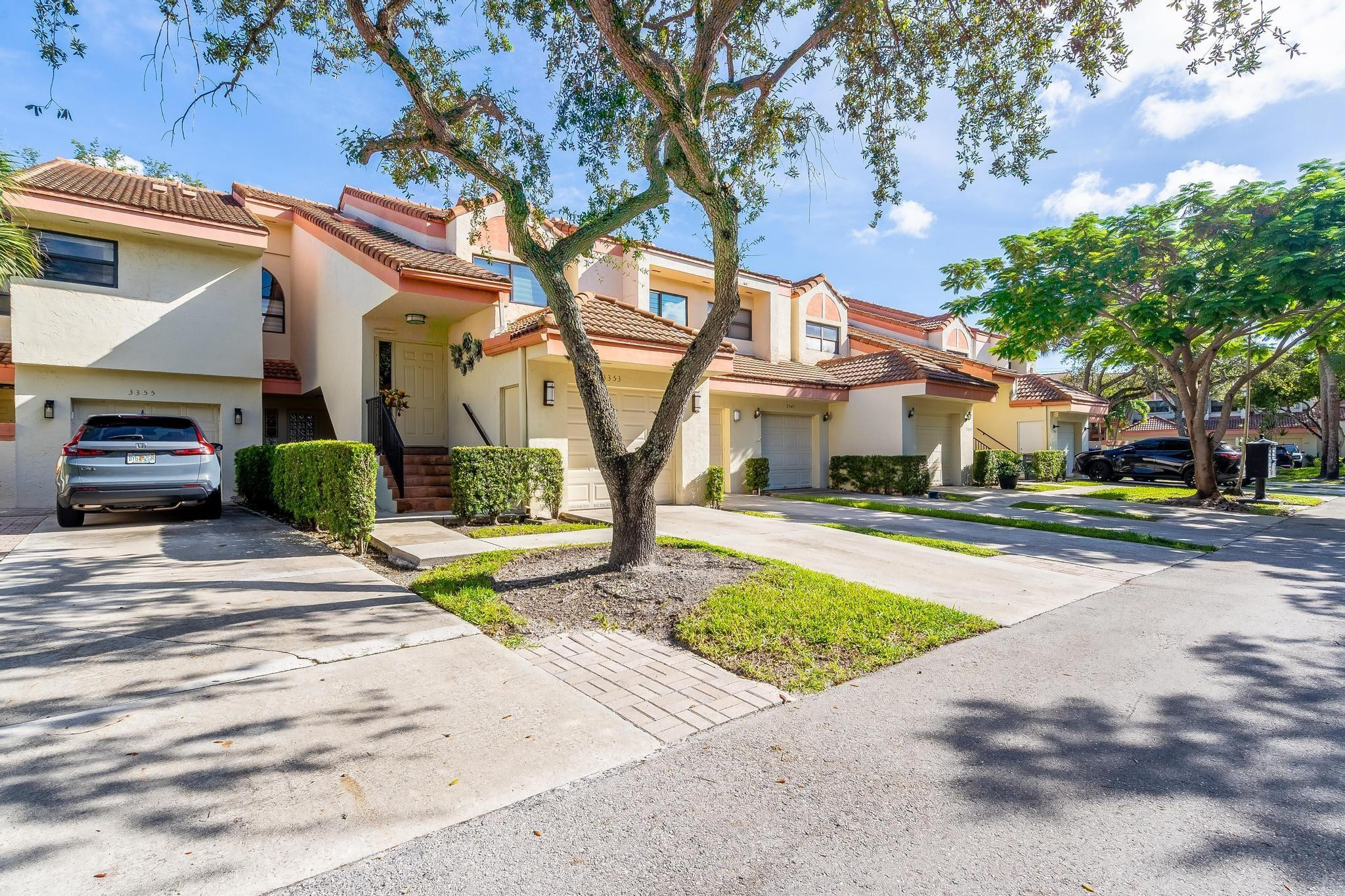 3351 Emerald Oaks Dr #103 Hollywood, FL 33021