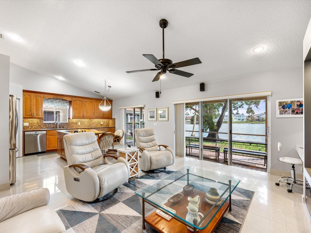 1011 NW 193rd Pembroke Pines, FL 33029