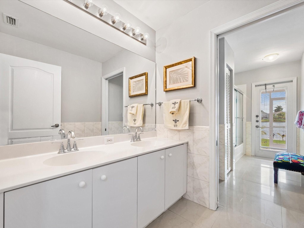 1011 NW 193rd Pembroke Pines, FL 33029