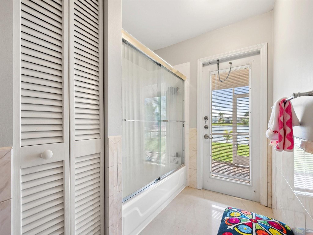 1011 NW 193rd Pembroke Pines, FL 33029