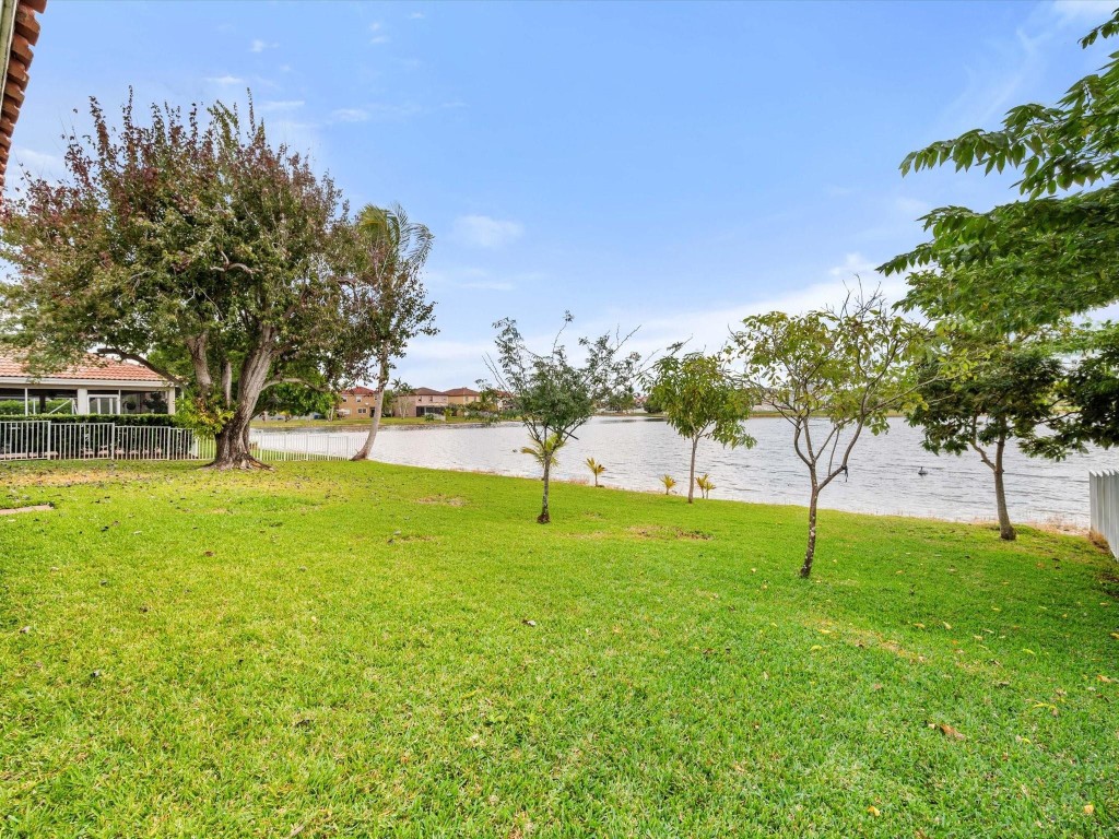 1011 NW 193rd Pembroke Pines, FL 33029