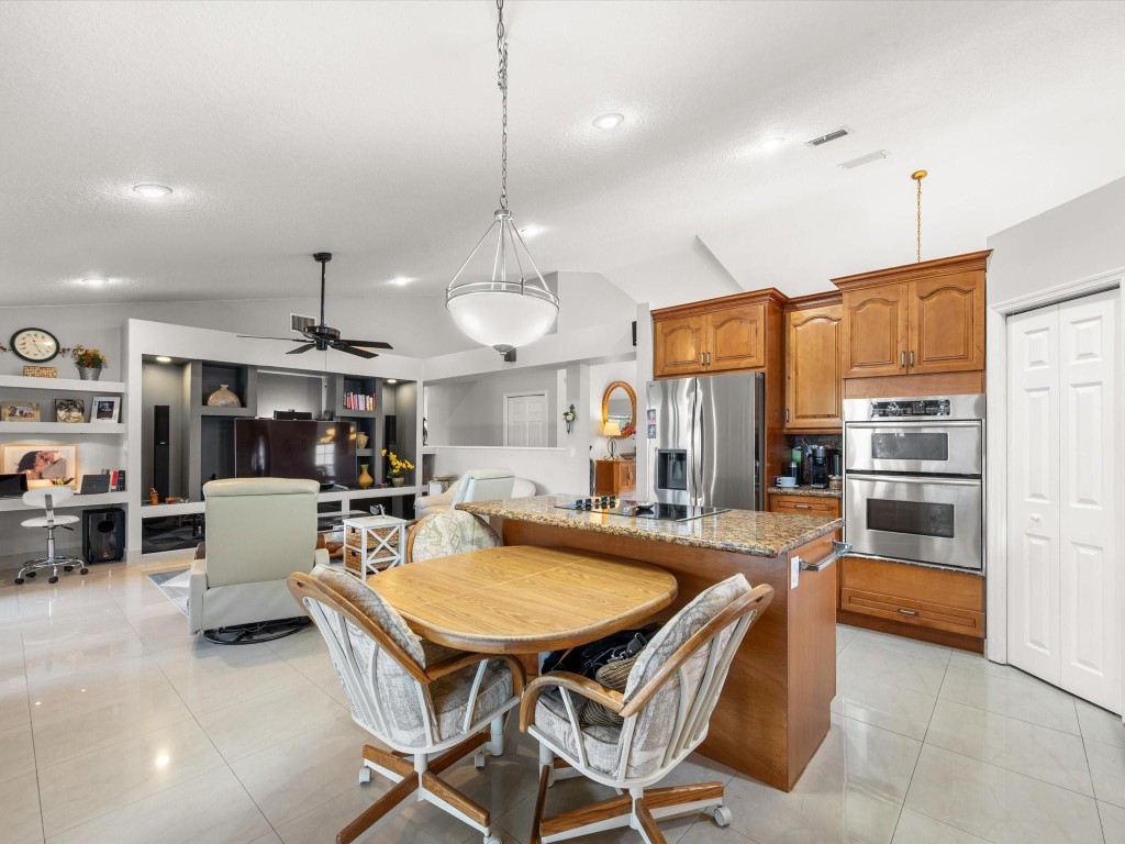 1011 NW 193rd Pembroke Pines, FL 33029