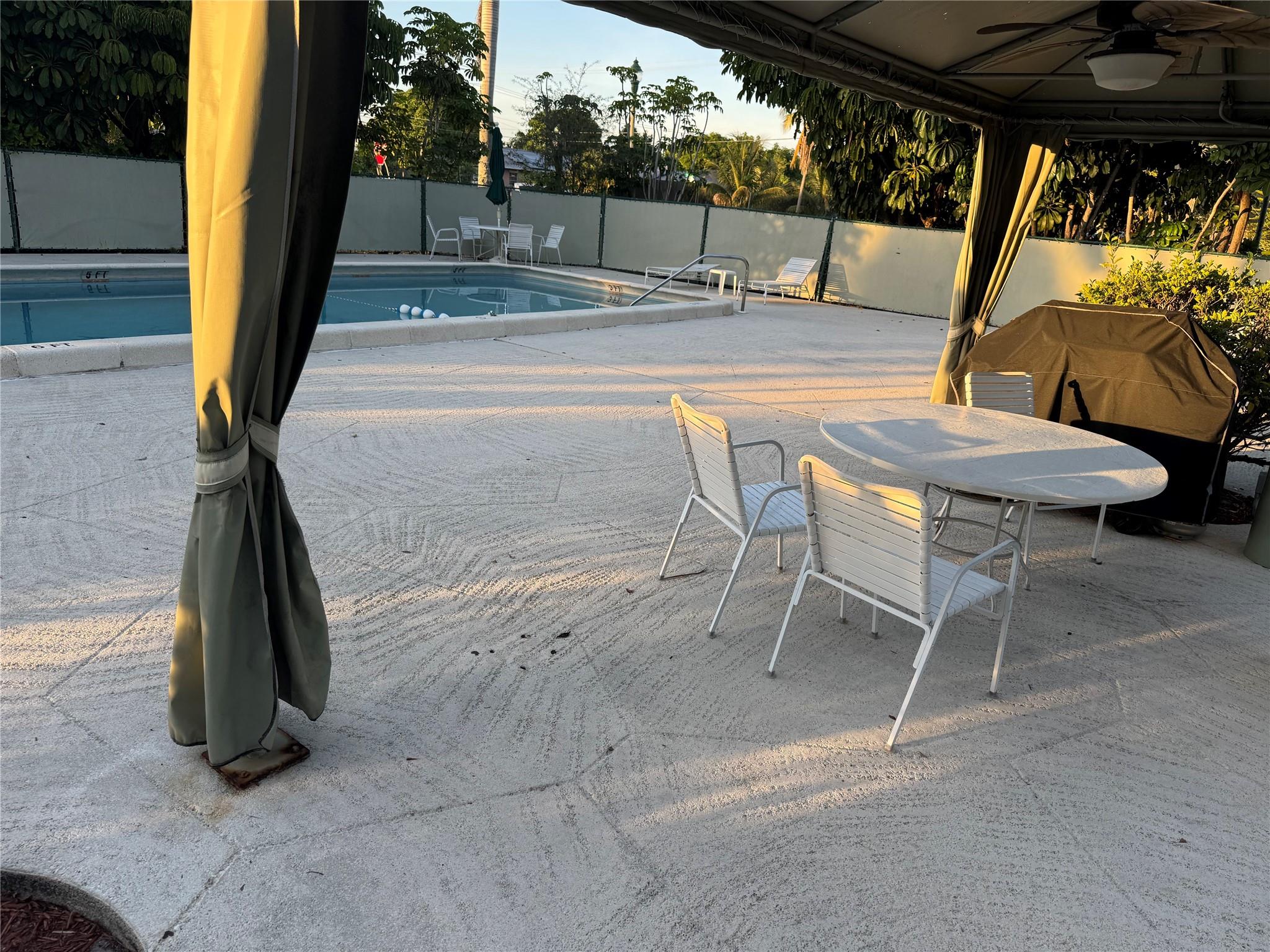 505 Spencer Dr #307 West Palm Beach, FL 33409